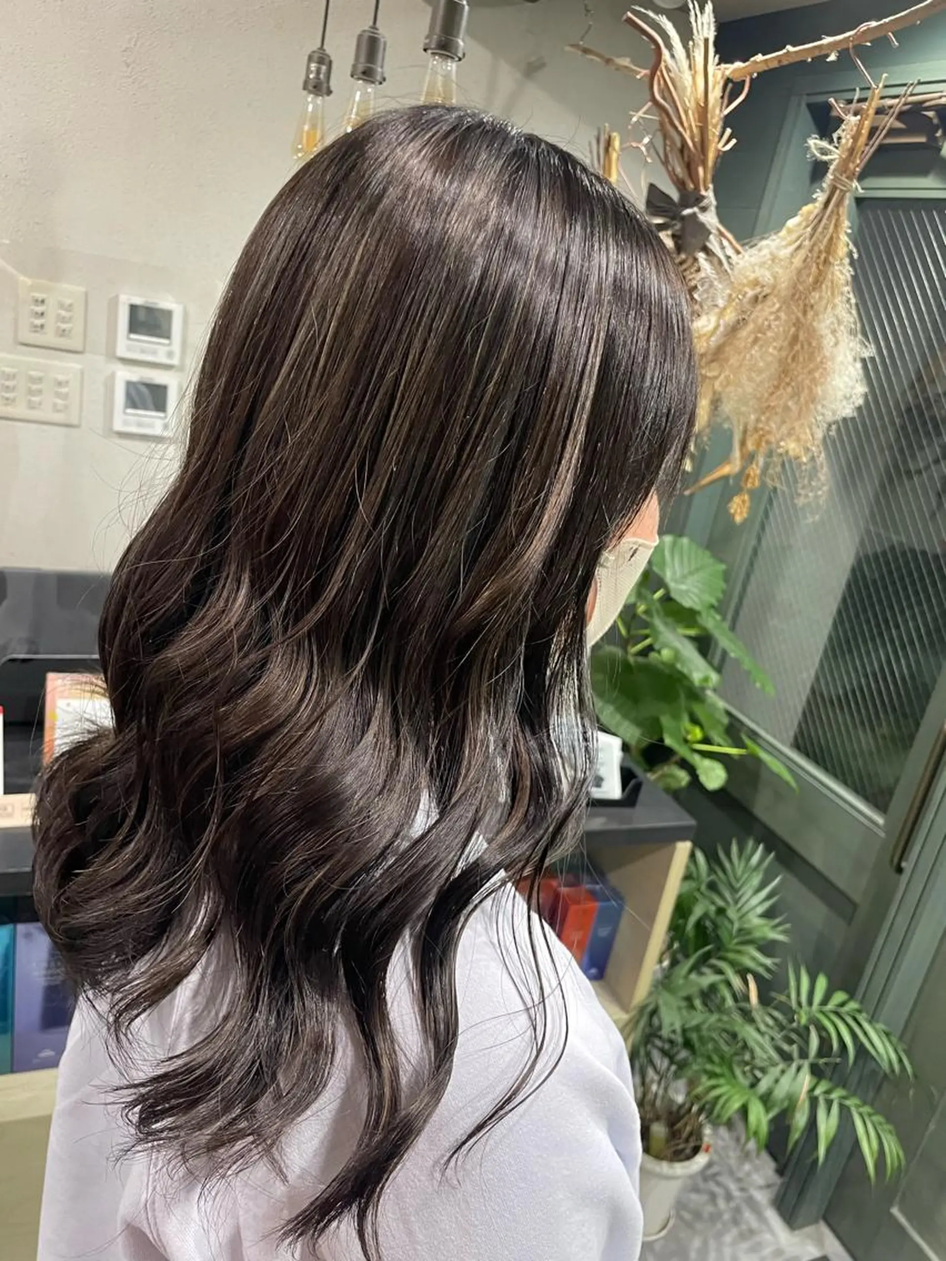 セミロング カラー 石川 聖奈のヘアスタイル