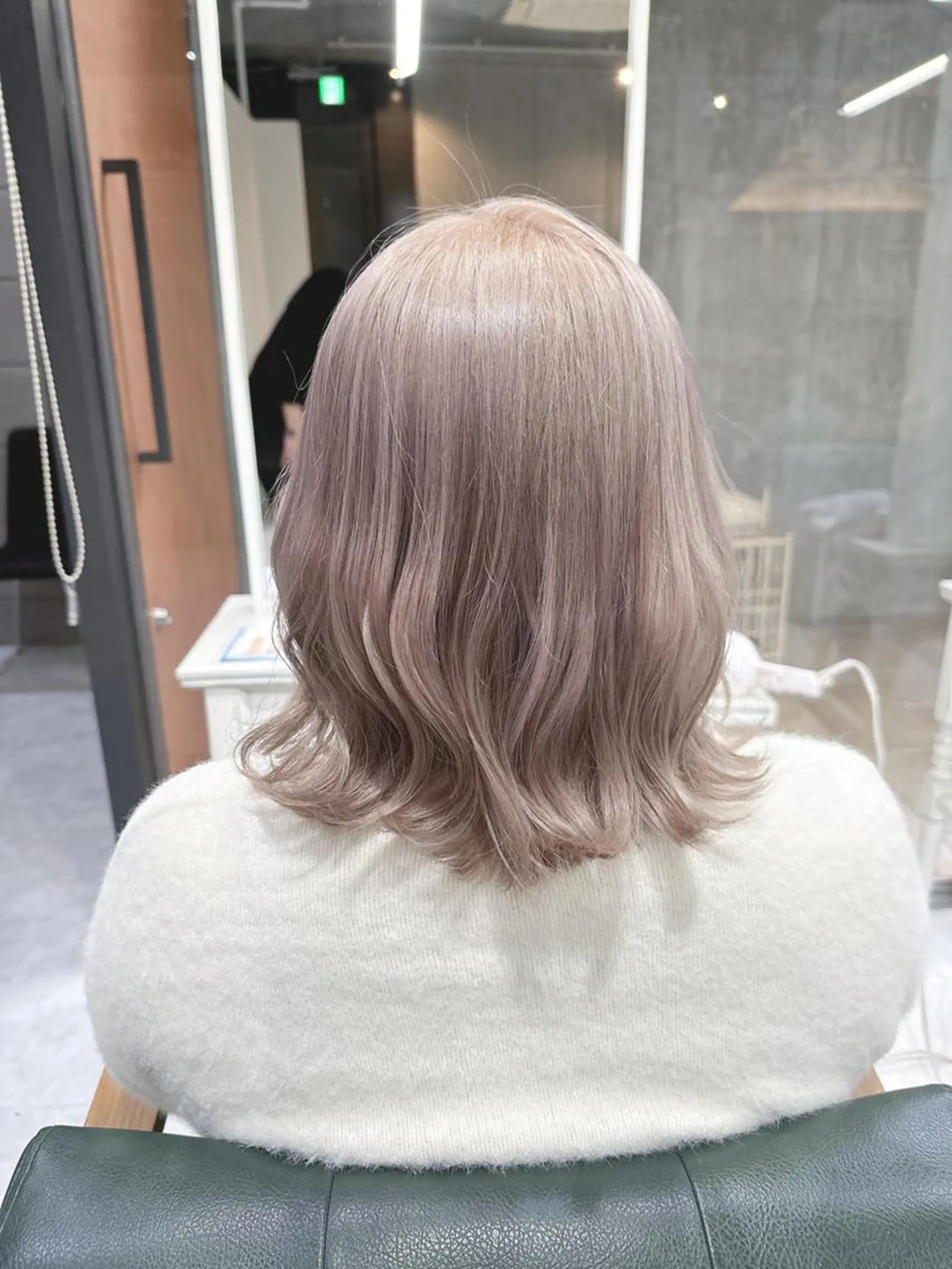 ミディアム カラー ヘアアレンジ ベージュカラー ミルクティーベージュ モテ髪透明感❤️ デイズヘアカラーのヘアスタイル