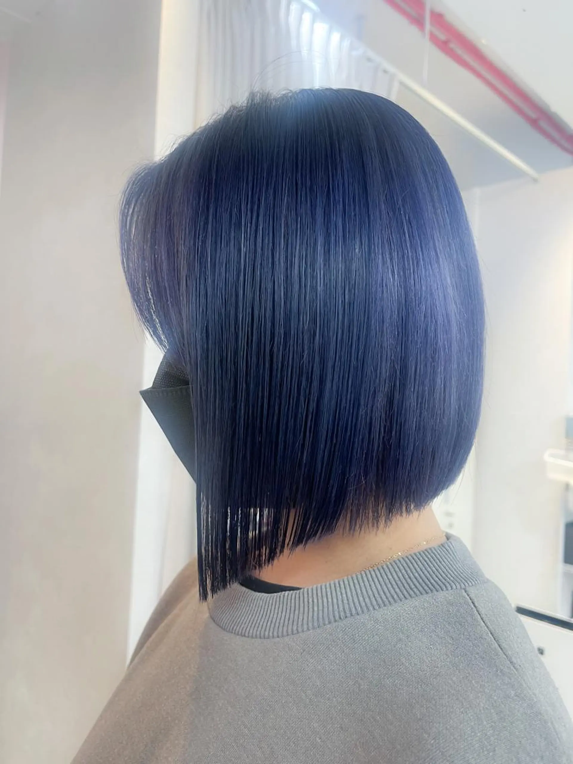 ミディアム カラー 黒髪 ブリーチ ブルーカラー ブルーブラック エドルカラー ヘアカラー BOX mico.のヘアスタイル