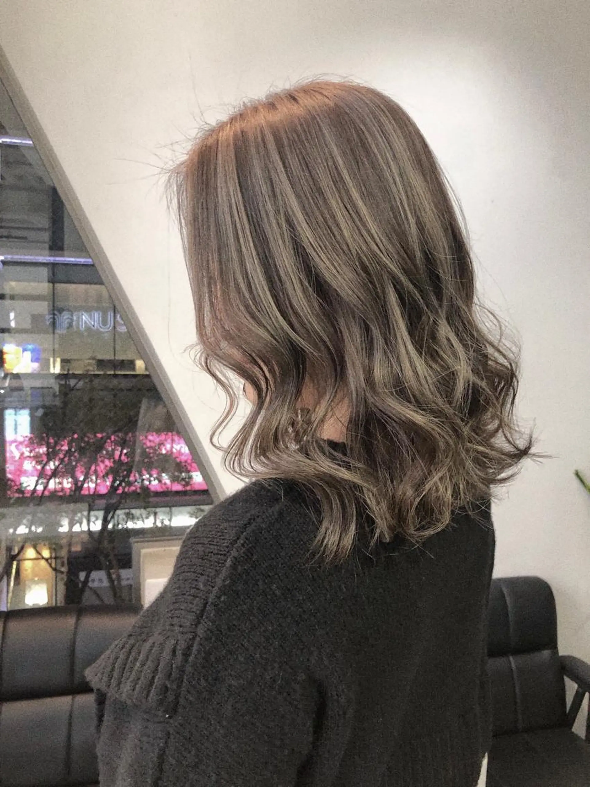 ミディアム カラー バレイヤージュ レイヤーカット カット ヘアカラー トリートメント GiseL天神カラー 髪質改善/ブリーチのヘアスタイル