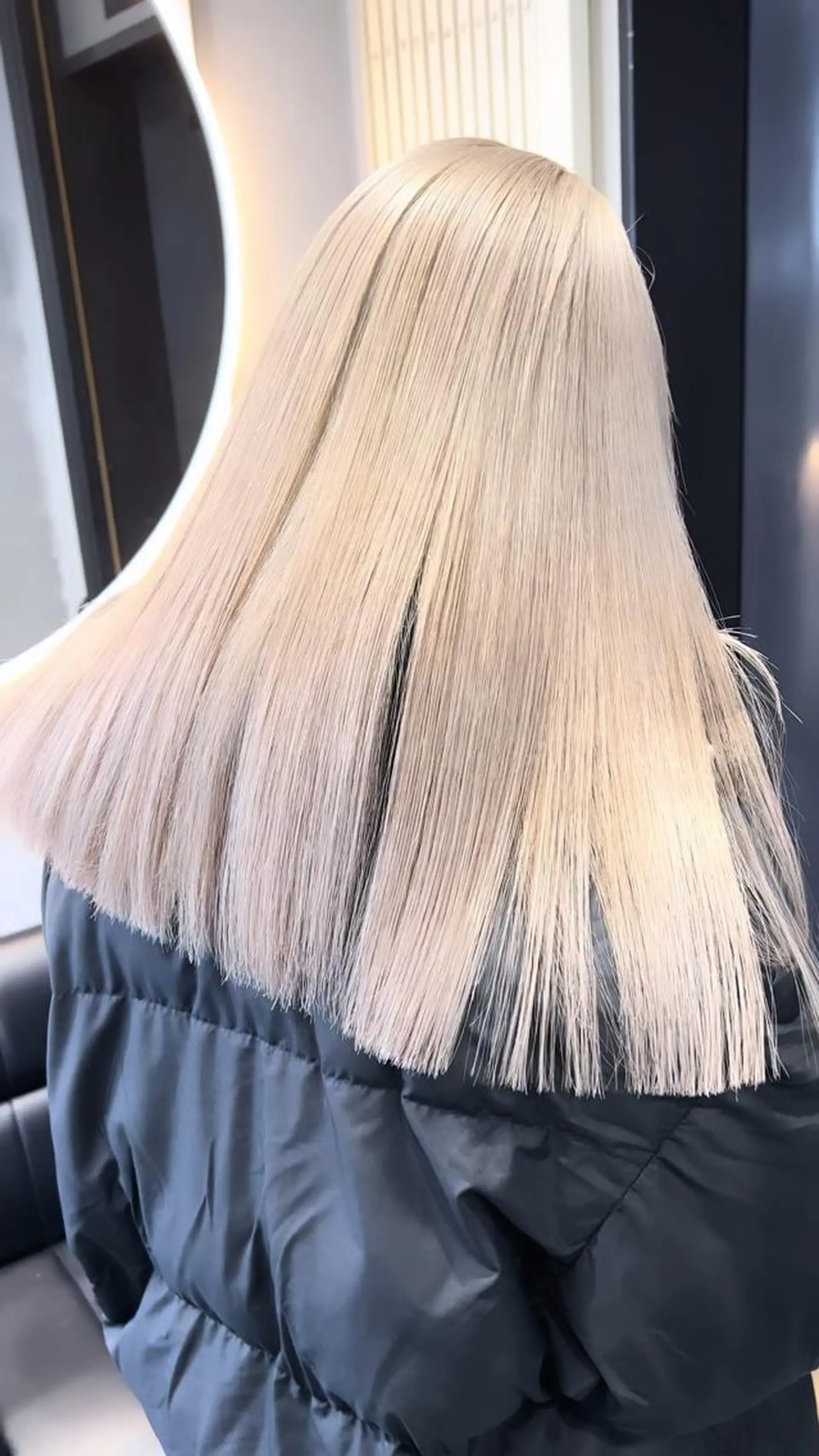 セミロング カラー Giselハヤシ ケンタのヘアスタイル