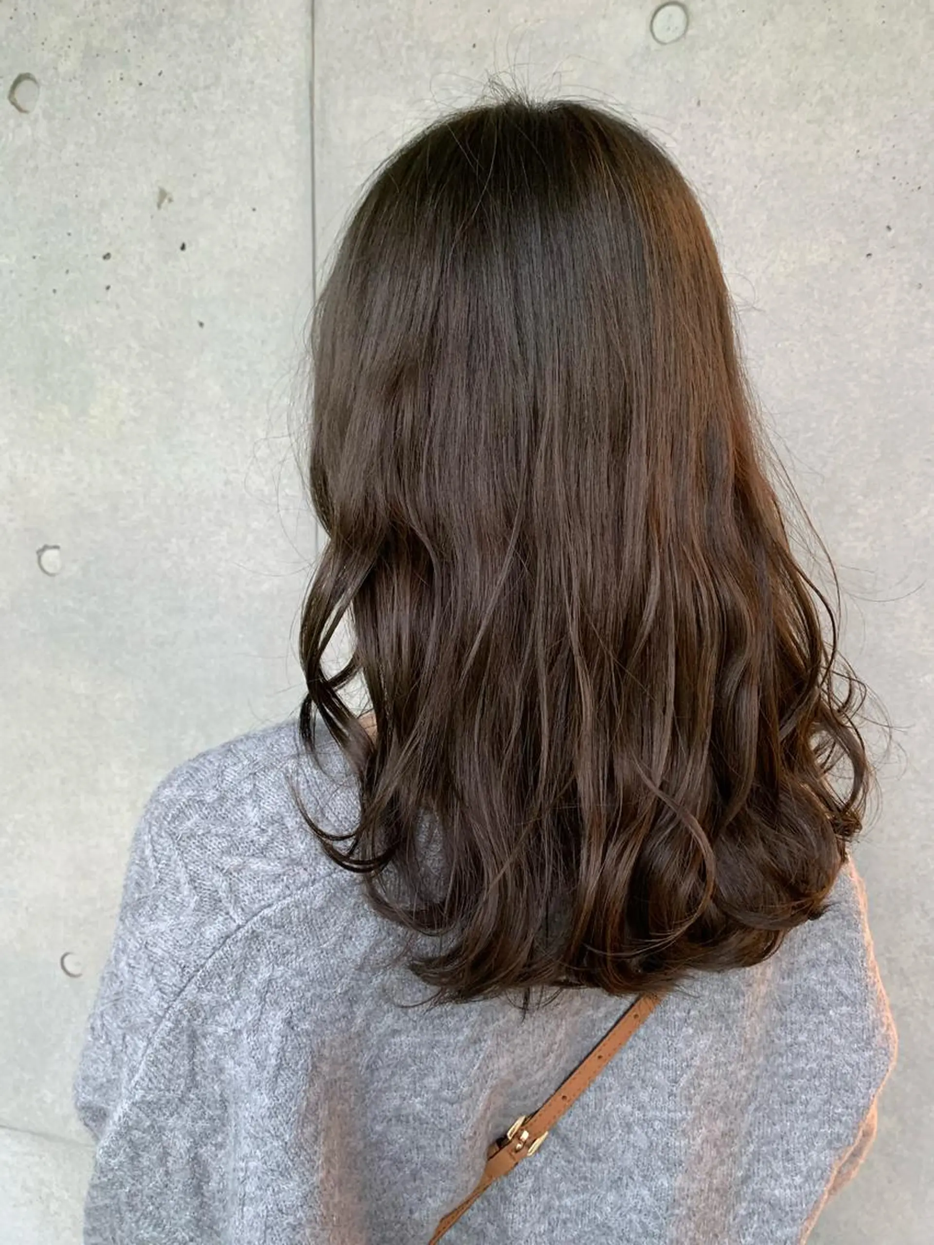 ロング カラー ベージュカラー オリーブベージュ カット 難波 勝哉のヘアスタイル