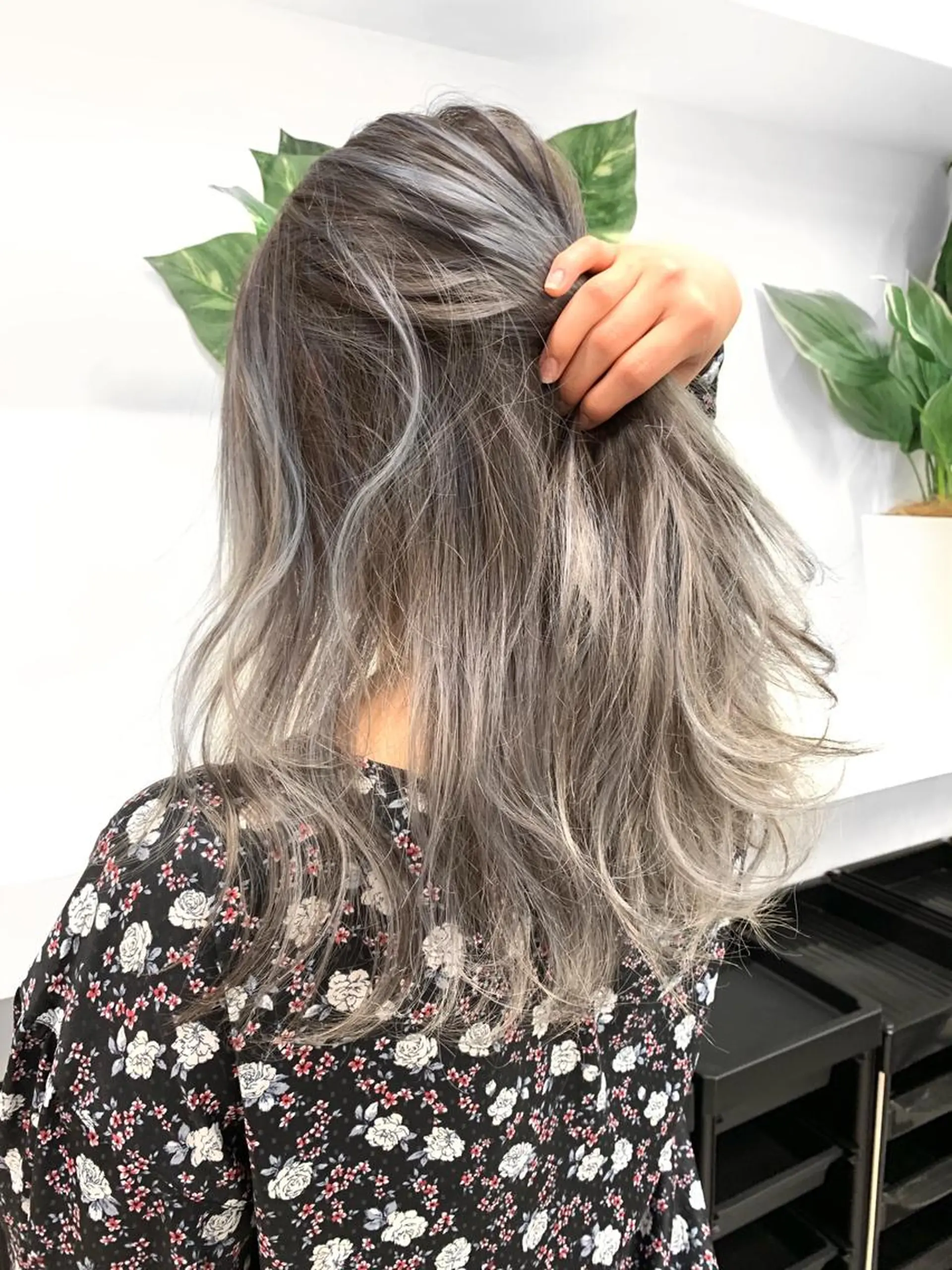 セミロング カラー アッシュ カット ヘアカラー トリートメント ヘッドスパ 🌿海外Style・ KOHEIのヘアスタイル