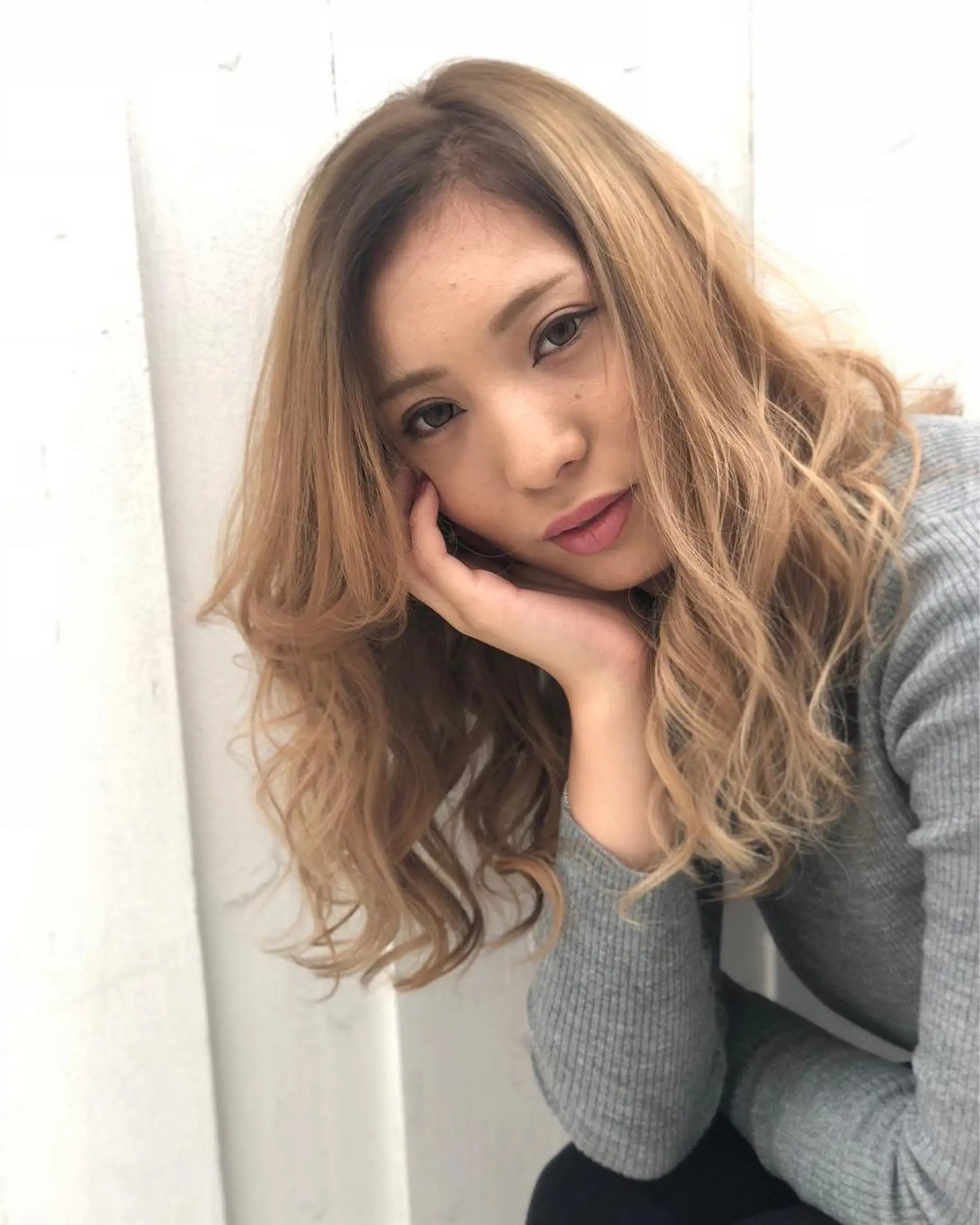 ロング カラー 白髪ぼかしハイライト めさきすずなのヘアスタイル