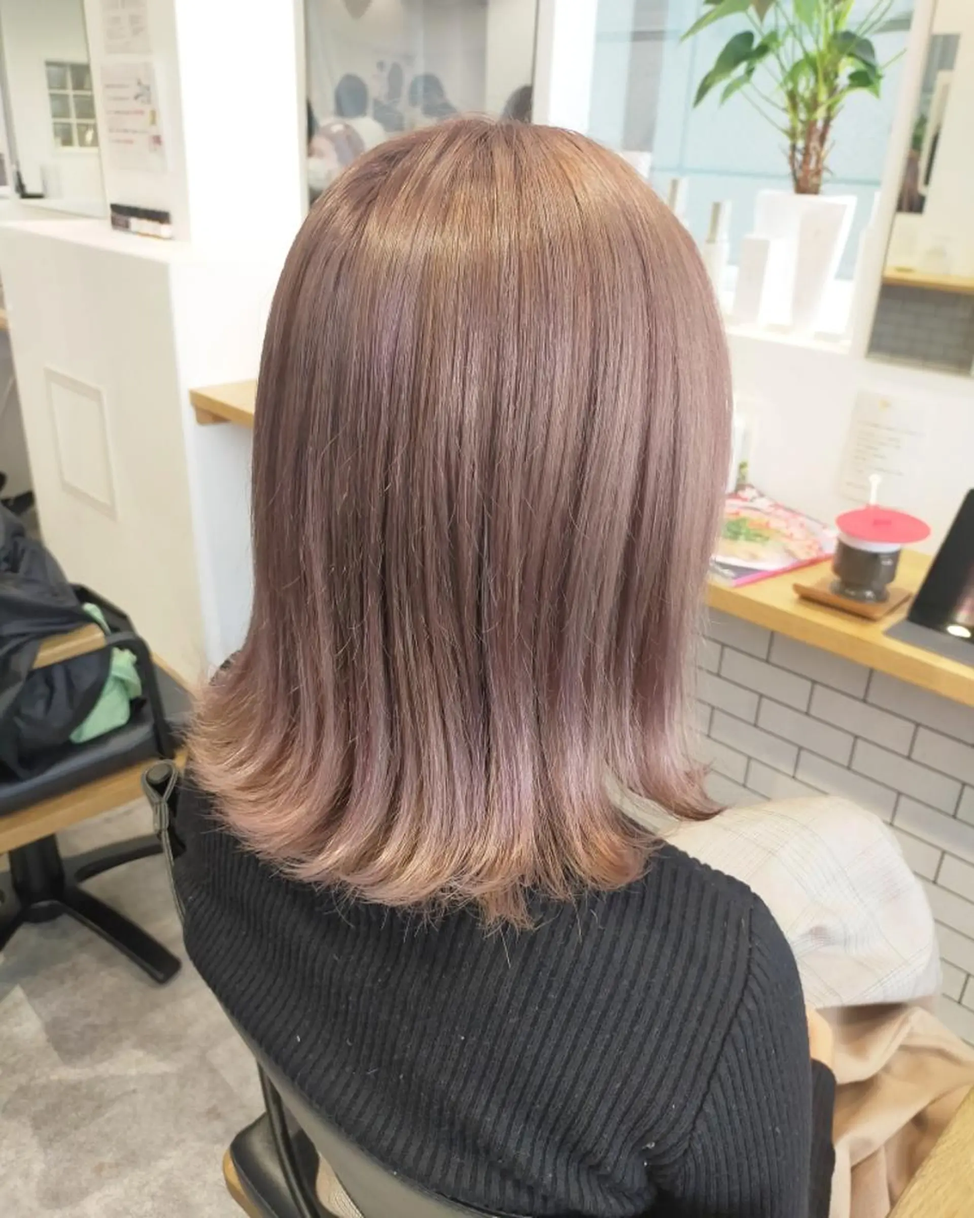 ミディアム カラー ピンクカラー ホワイトピンク JIL BLAN 京都所属・RU RIのヘアスタイル