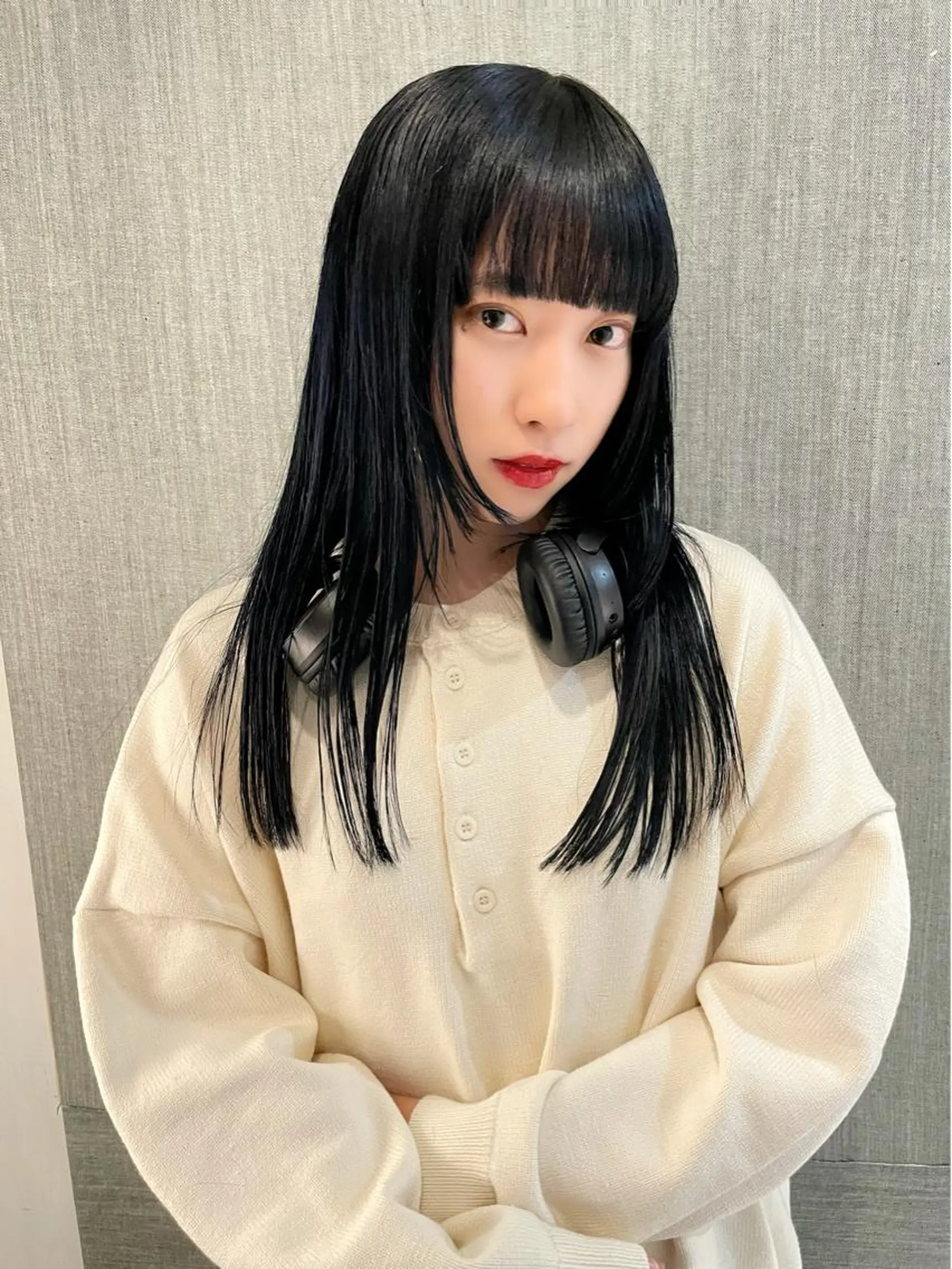 ミディアム カラー 黒髪 ブルーカラー ブルーブラック レイヤーカット カット ヘアカラー トリートメント SALOWIN所属・ブリーチ✨ ボブ✨レイヤーのヘアスタイル