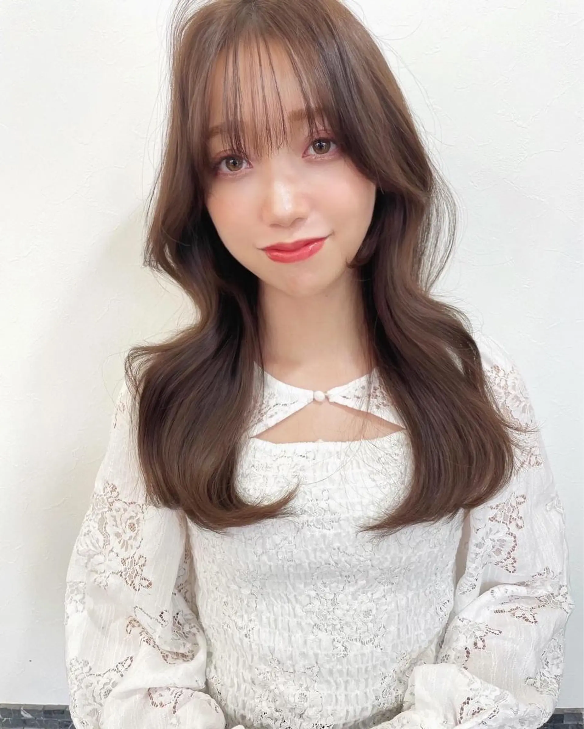 ミディアム 韓国風ヘア レイヤーカット、 大人可愛い　中村美羅のヘアスタイル