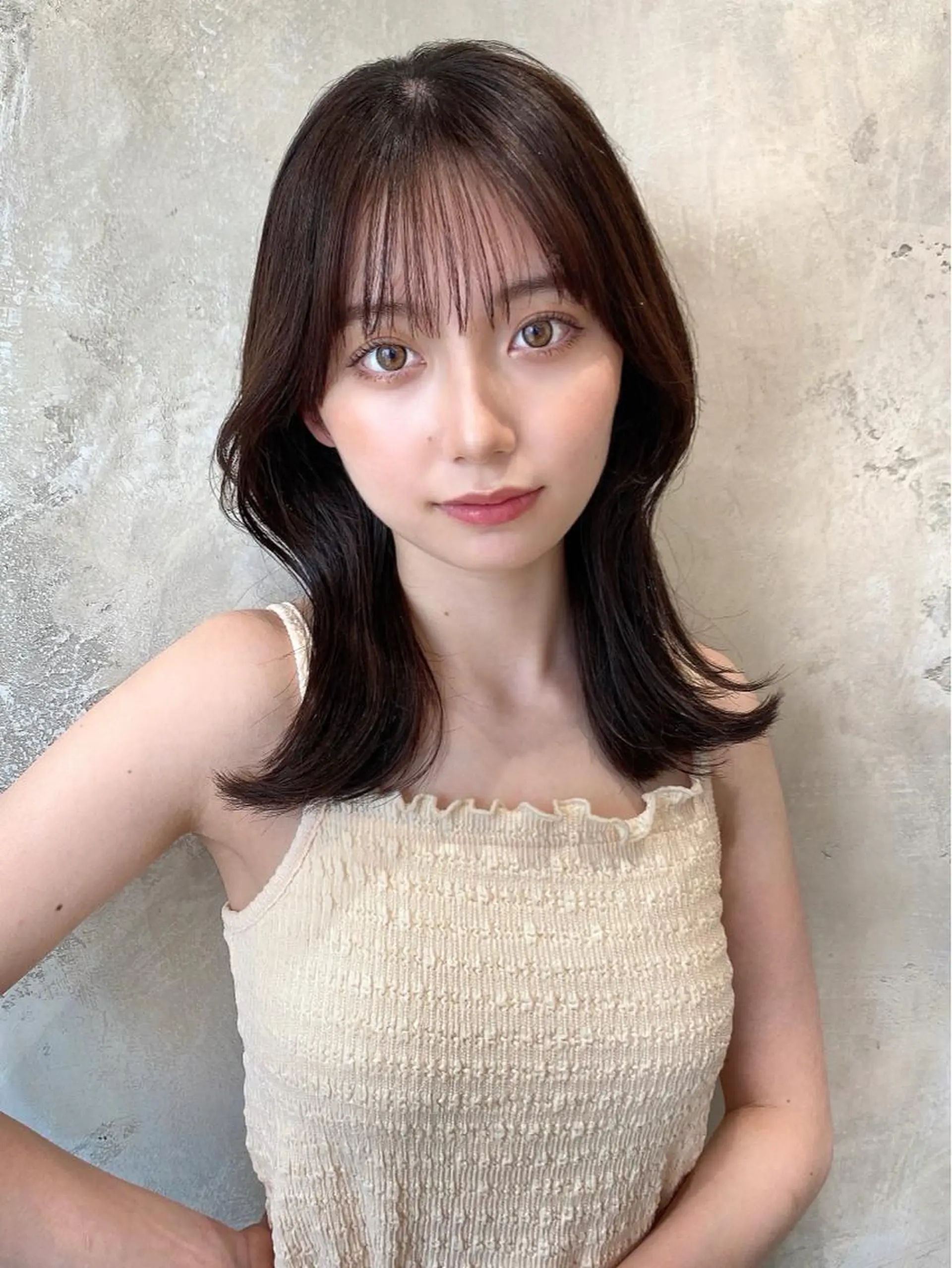 ミディアム カラー ベージュカラー ブラウンカラー ブラウンベージュ くびれヘア 顔周りカット カット ヘアカラー トリートメント 顔周り/くびれヘア 韓国ヘア💕風間るなのヘアスタイル