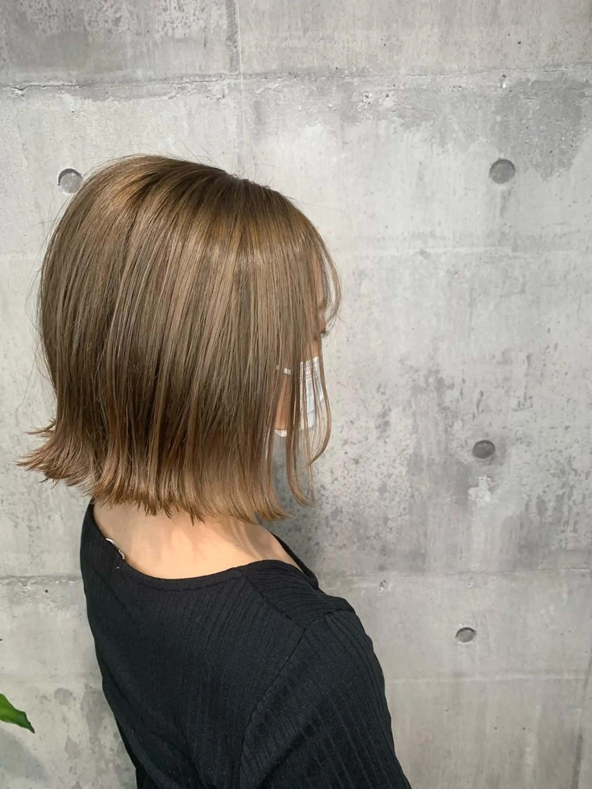 ロング カラー ベージュカラー ミルクティーベージュ ボブ mimiiy梅田 中崎町ハイトーンのヘアスタイル