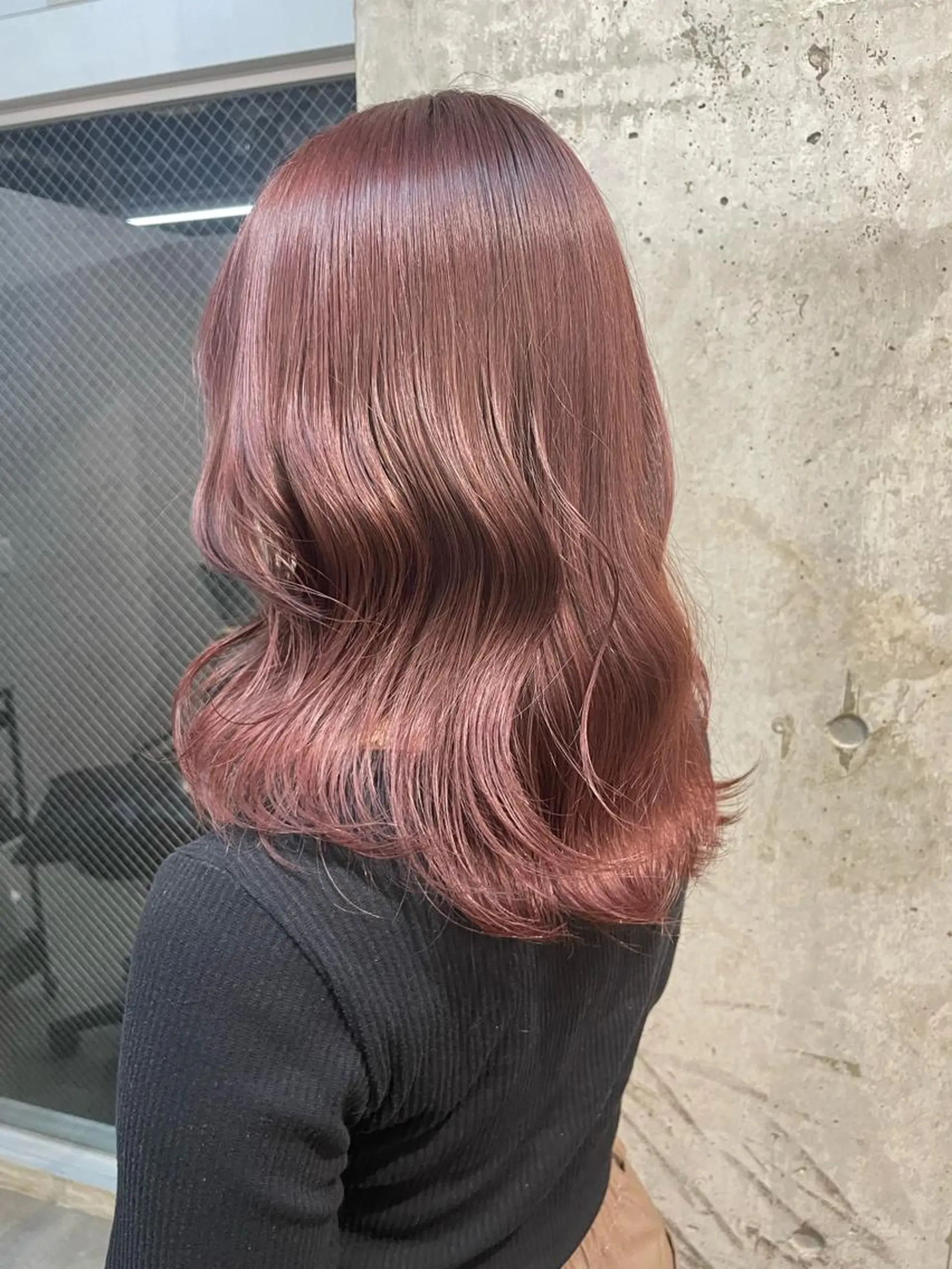 セミロング カラー ピンクカラー lani hair salon所属・SHOTO ハイトー ン/デザインカラーのヘアスタイル