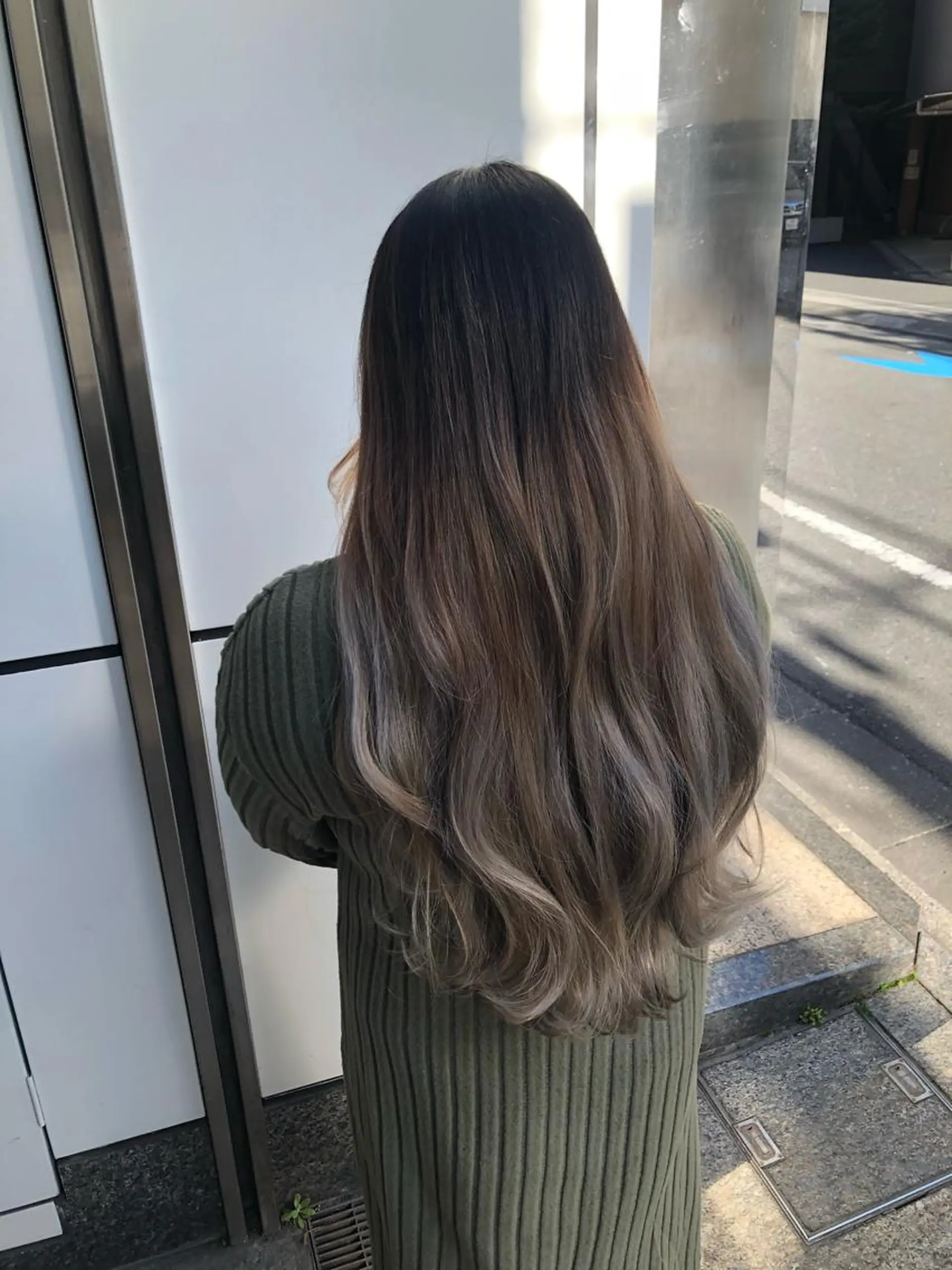 ロング カラー バレイヤージュ ベージュカラー レイヤーカット ニュアンスカラー🫧 加納のヘアスタイル