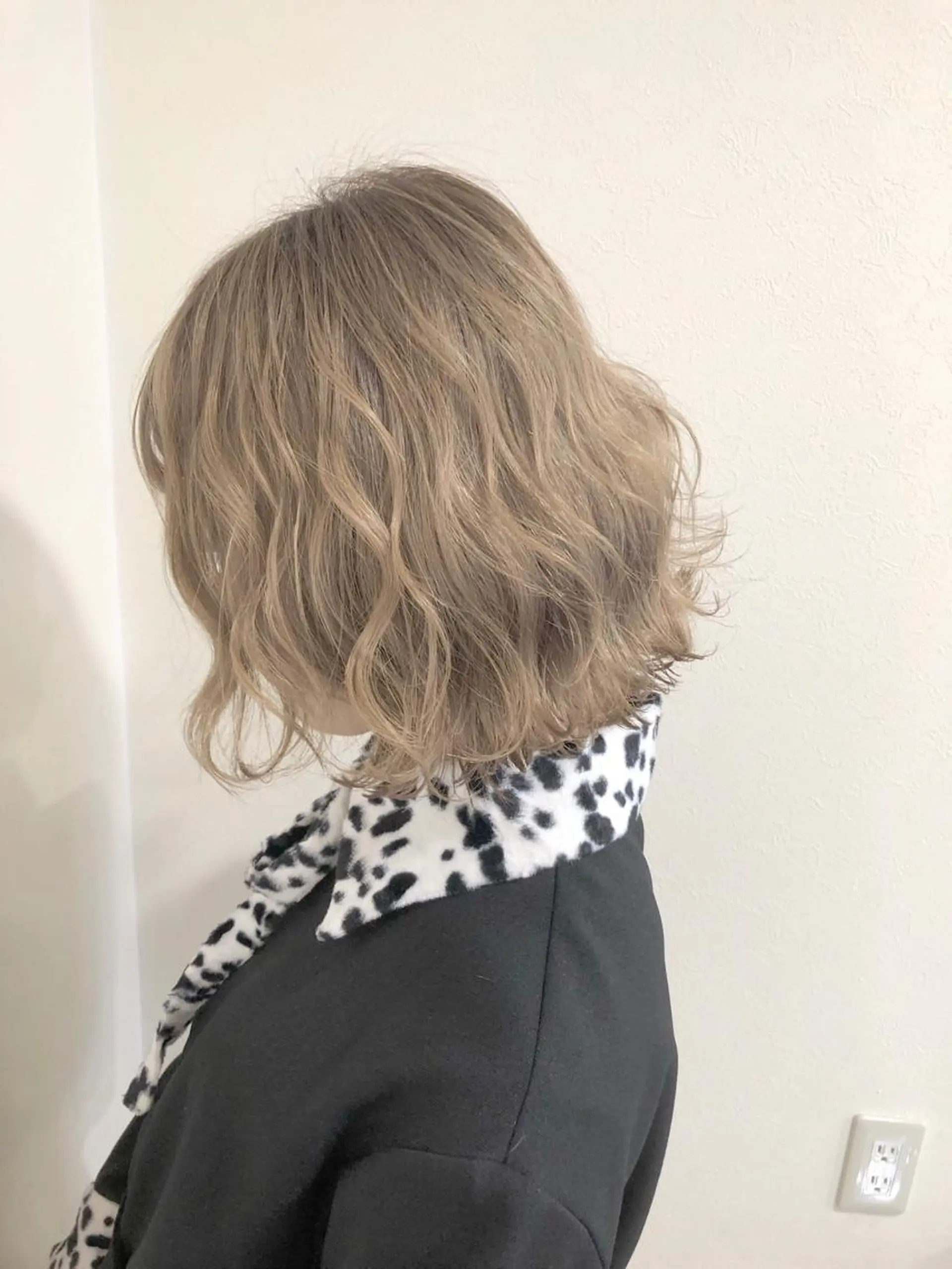 カラー 工藤 綾華のヘアスタイル