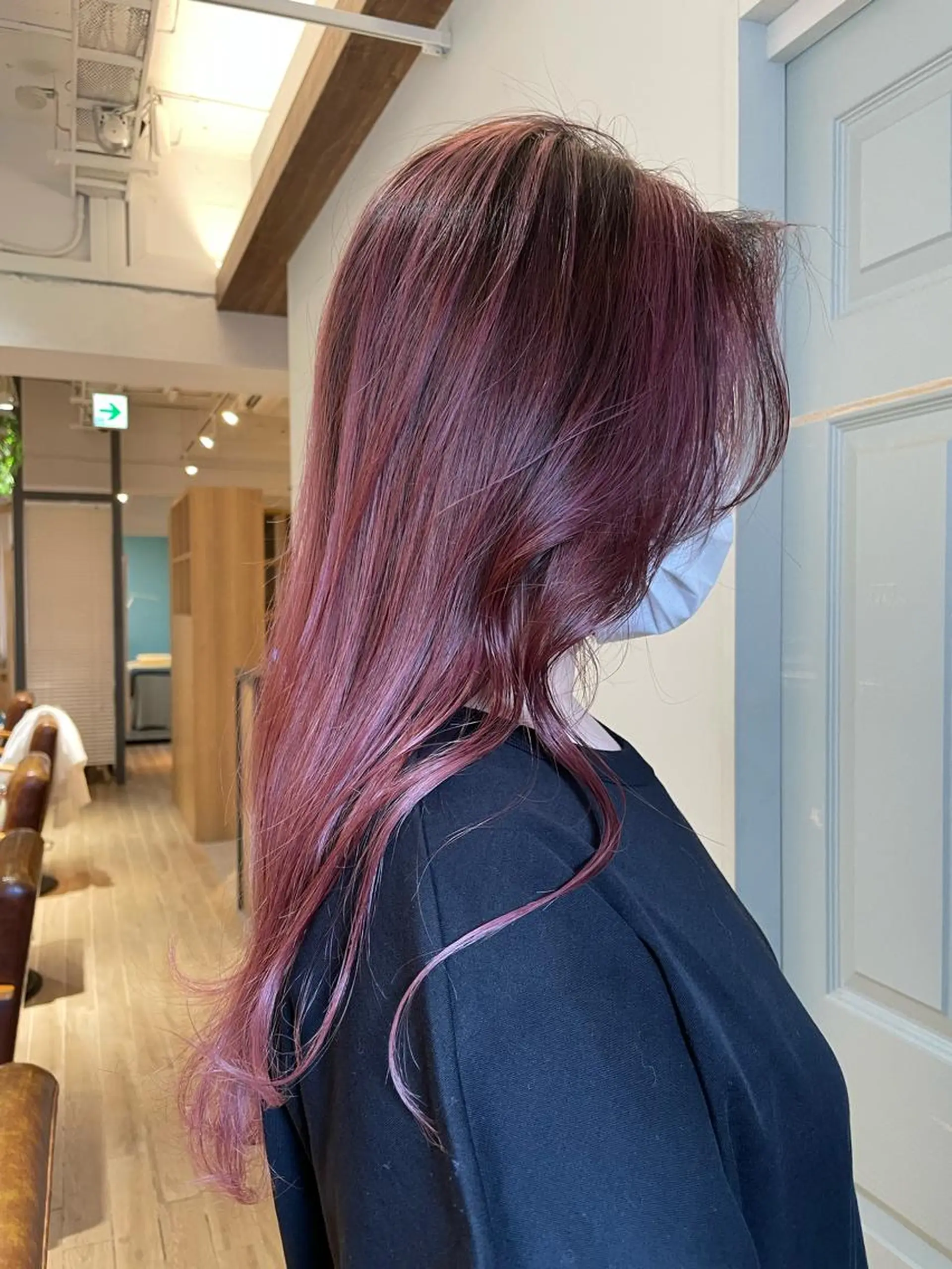 ミディアム カラー ケアブリーチ/ エクステ/レイヤーのヘアスタイル