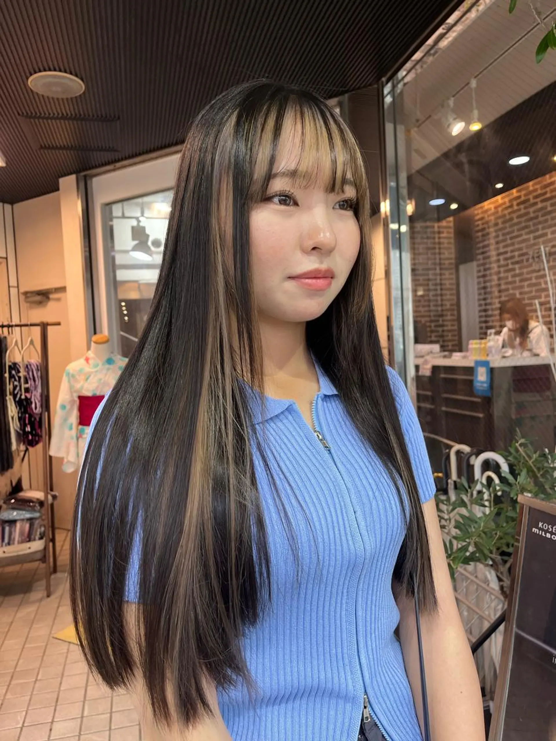 ロング カラー ベージュカラー 黒髪 ブリーチ ブルーカラー ブルーブラック 酸性ストレート 🤍🎀honokaのヘアスタイル