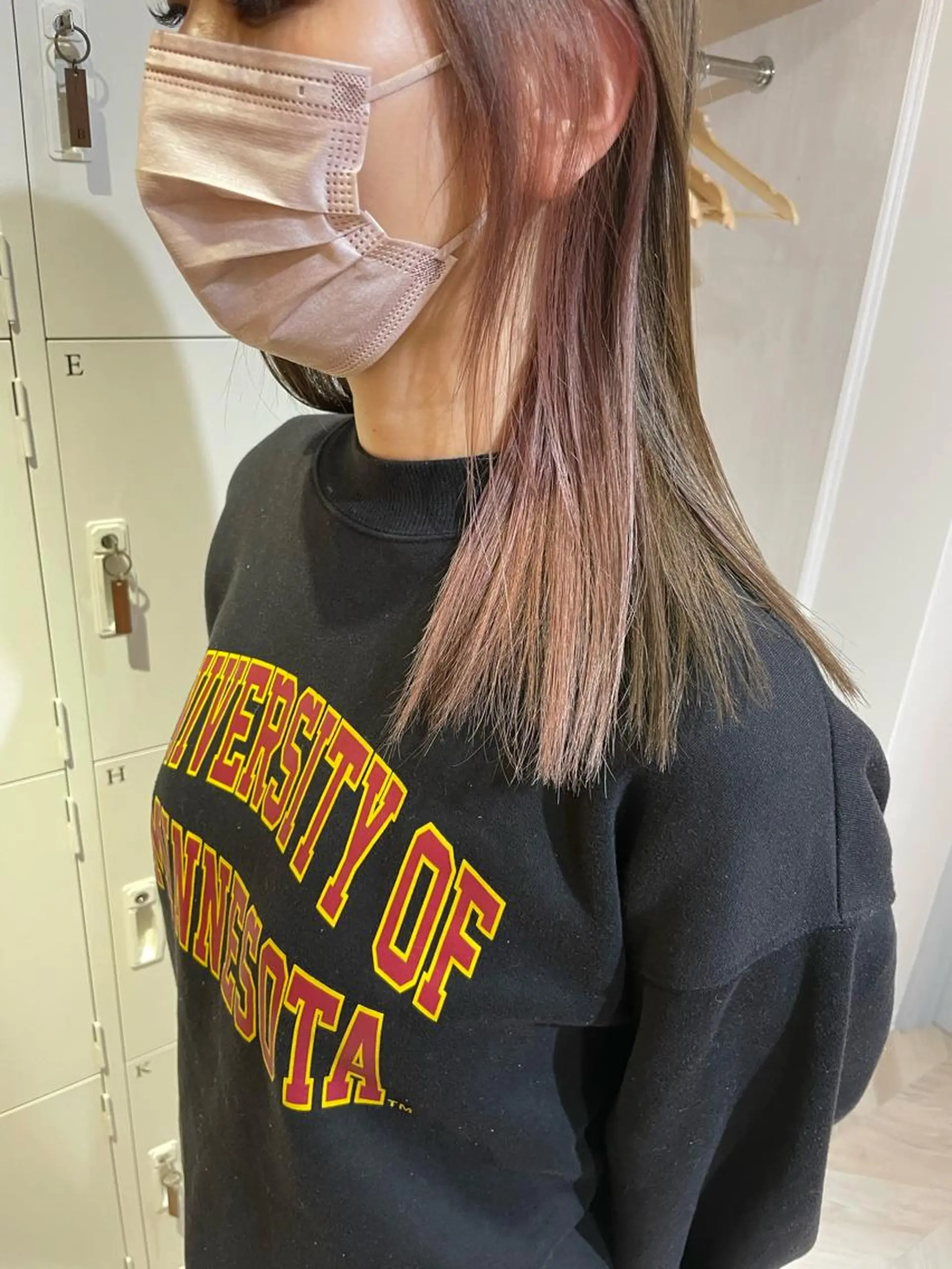 セミロング カラー akane .のヘアスタイル