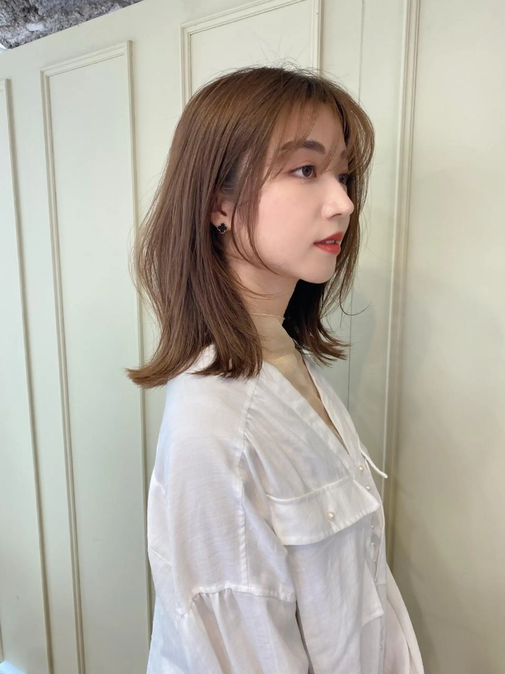 ミディアム レイヤーカット 鎌倉 彩のヘアスタイル