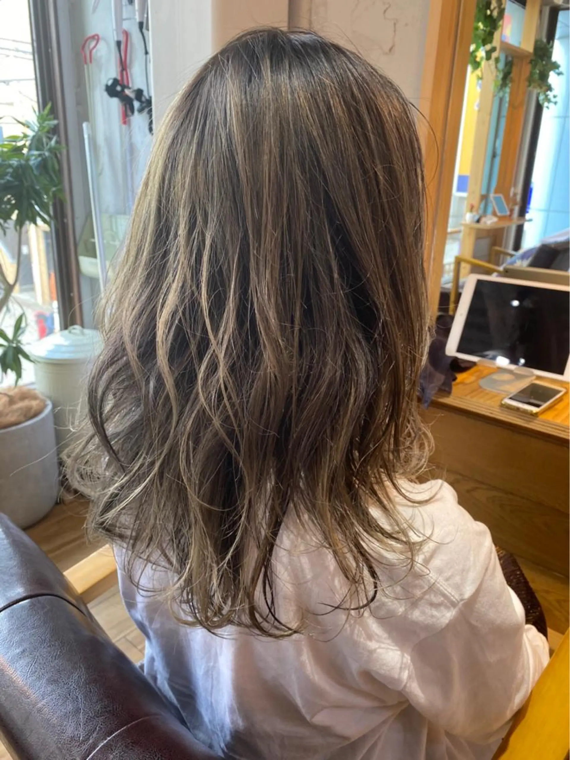 セミロング カラー ヘアアレンジ バレイヤージュ レイヤーカット カット トリートメント Miku❇️ フェイスレイヤーのヘアスタイル