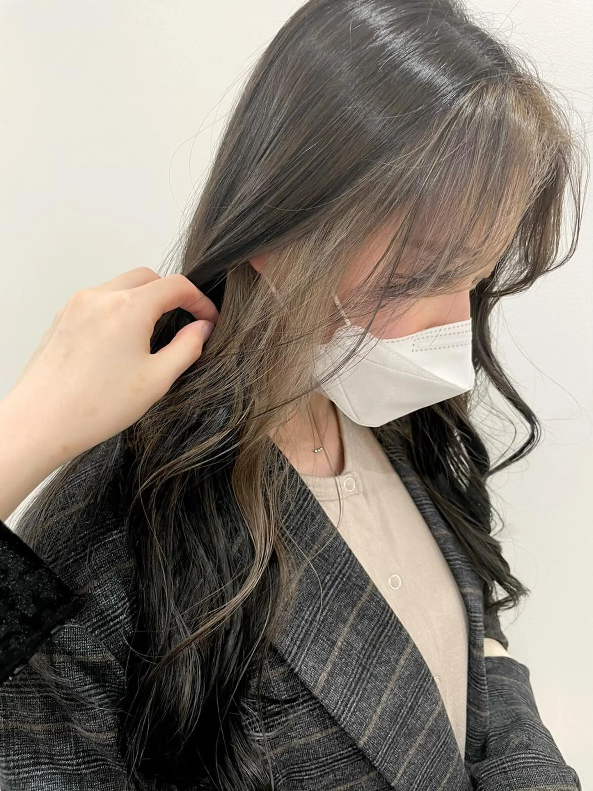 ロング カラー akane .のヘアスタイル