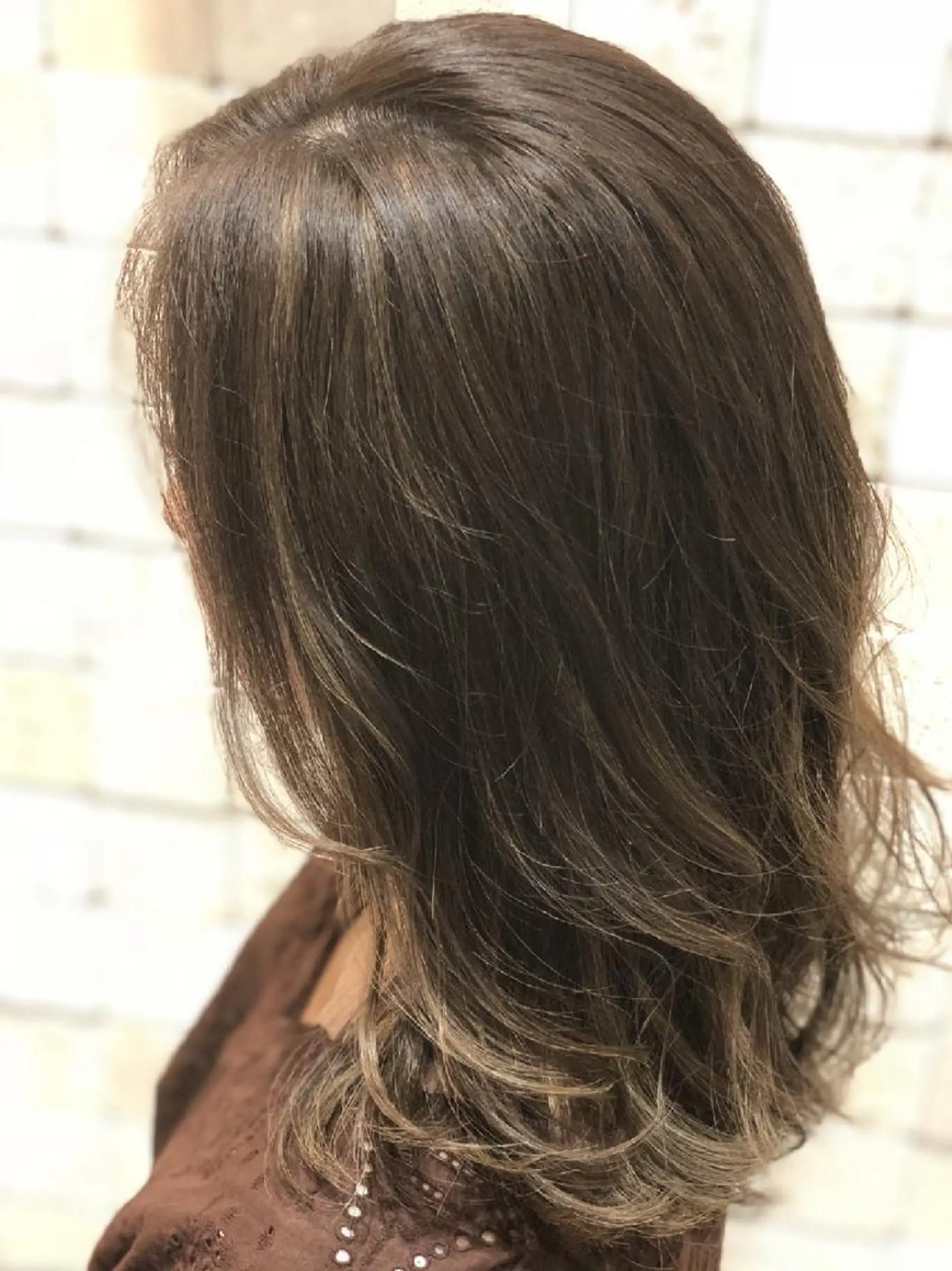 ミディアム カラー 透明感カラー グレージュ 外国人風カラー Hair's RooMのヘアスタイル