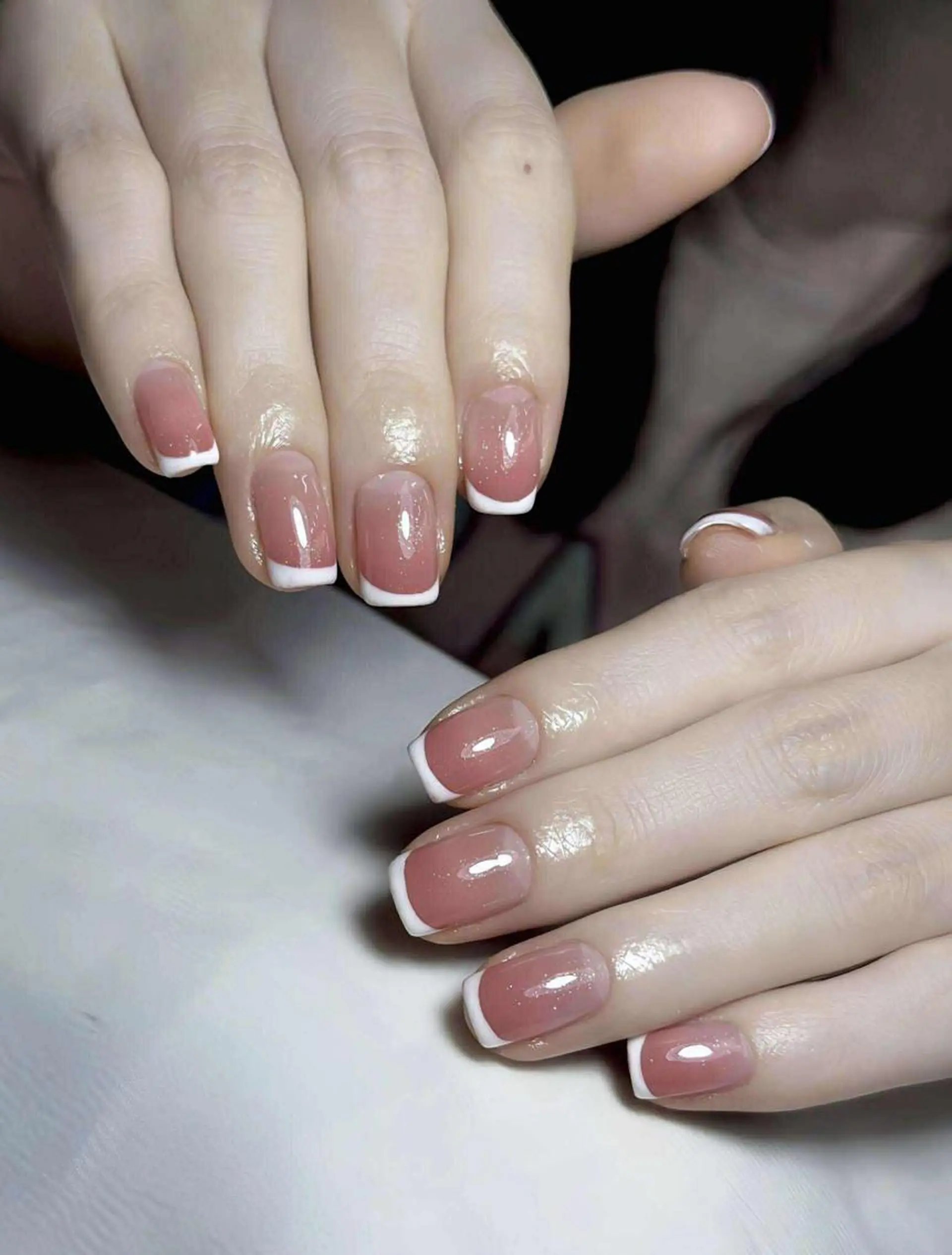 ネイル アートネイル クリアネイル ピンク シンプルネイル ホワイト ハンドネイル ヒユ ビューティーのネイルデザイン