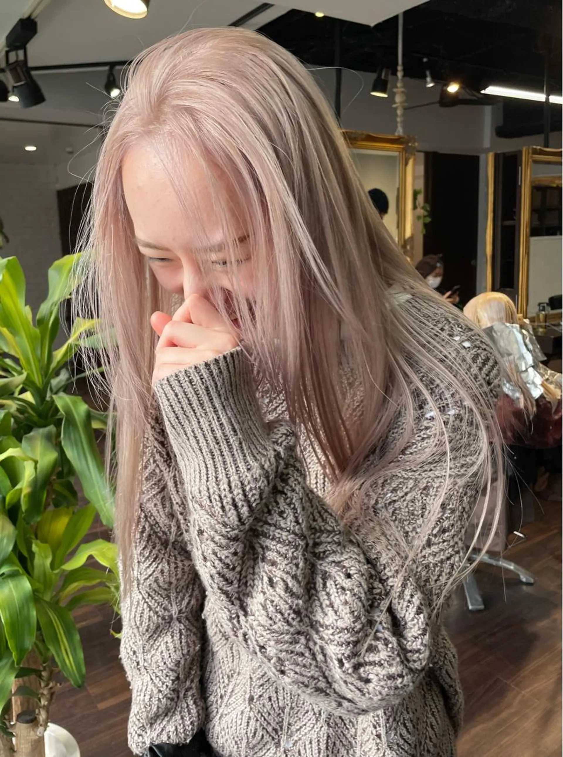 ロング カラー ブリーチ ケアブリーチ トリートメント オカモト ミユウのヘアスタイル