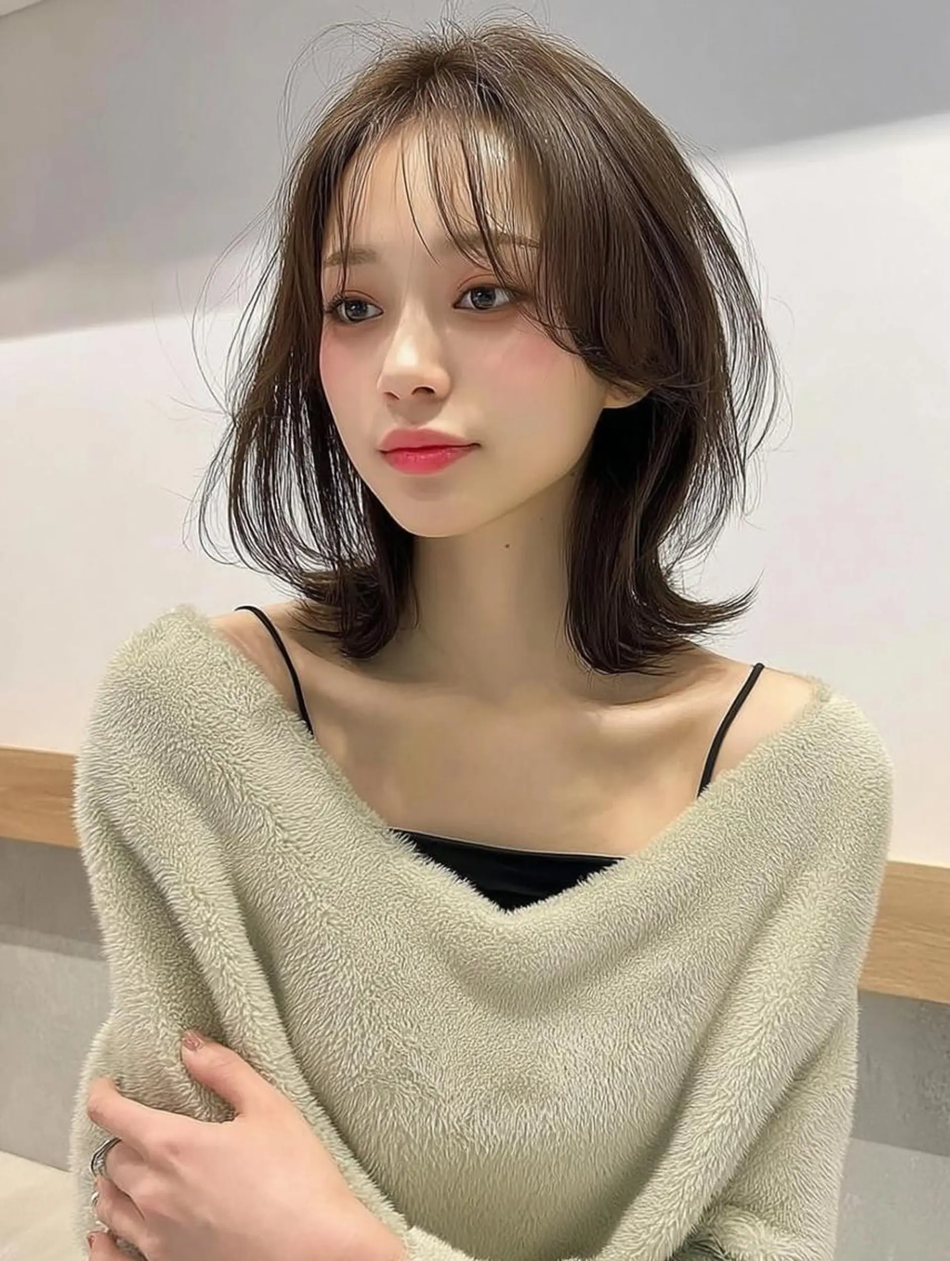 ミディアム 髪質改善 縮毛矯正 カット ヘアカラー 大久保 雪乃🌛のヘアスタイル