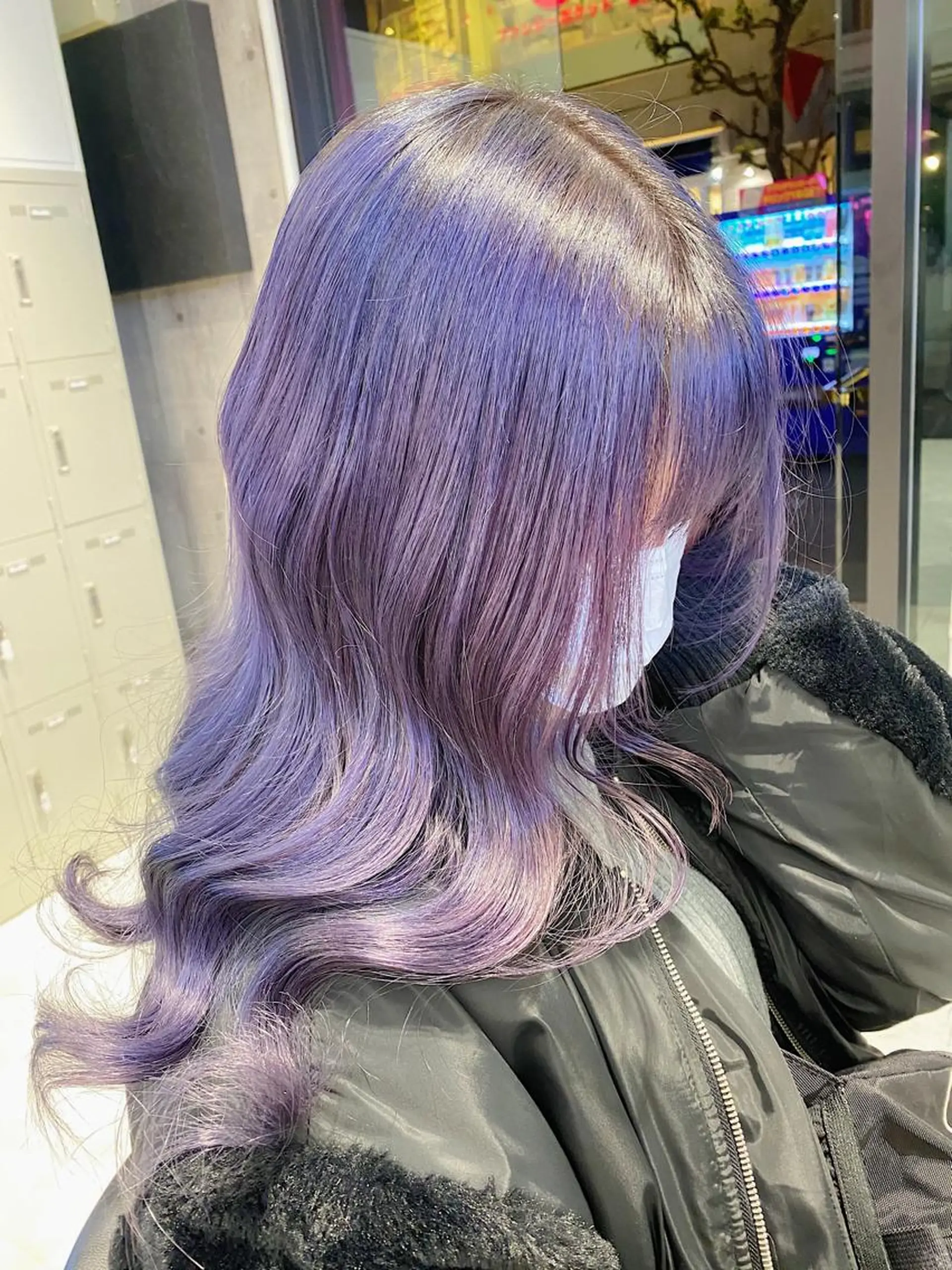 ロング ヘアアレンジ メンズ メンズハイライト メンズインナーカラー アッシュ アッシュグレー アッシュグレージュ カット トリートメント JuNブリーチに 縮毛矯正するプロのヘアスタイル