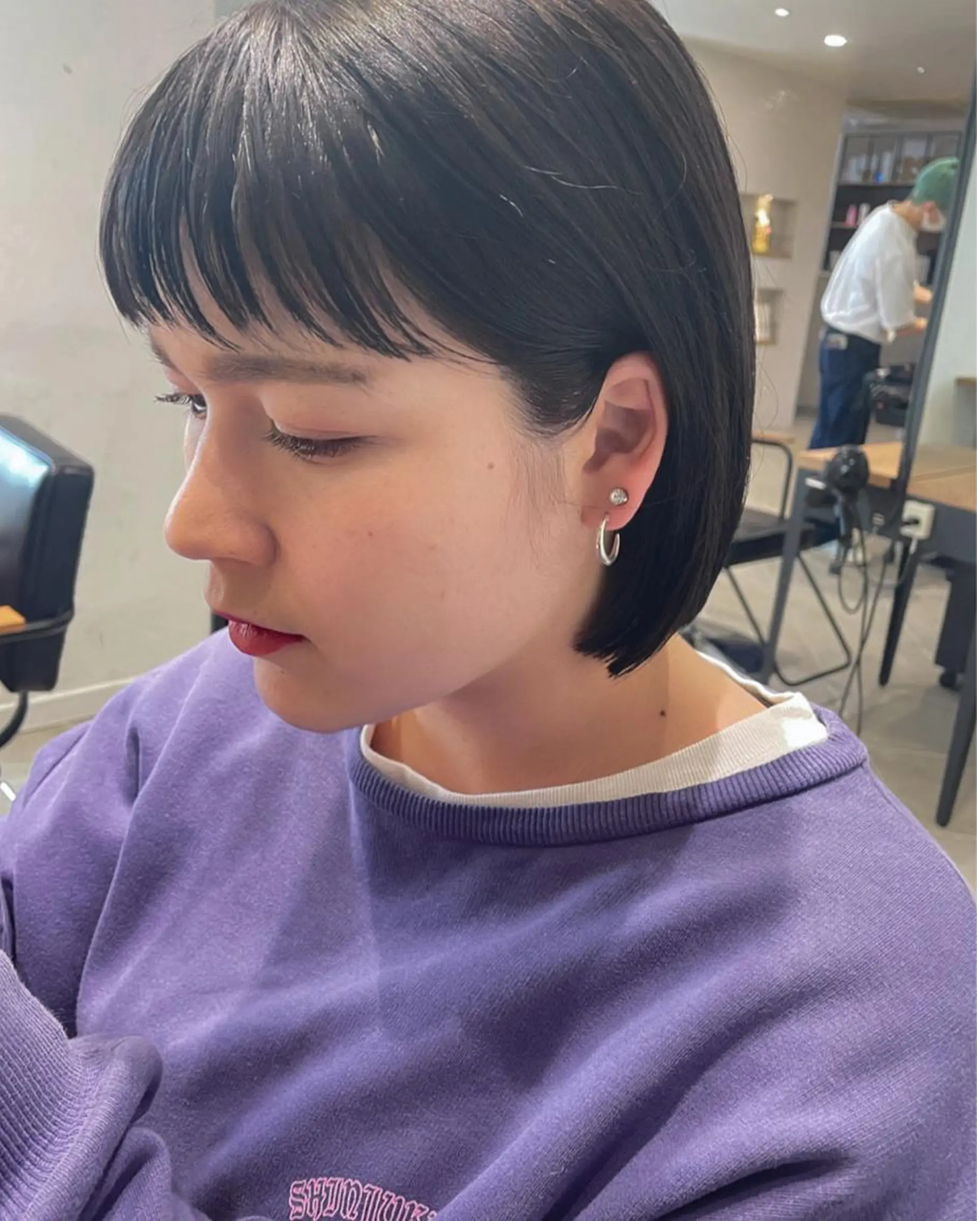 ショート カラー ボブ オン眉 カット ヘアカラー トリートメント Loom.所属・村上雅人 ナチュラルモードのヘアスタイル