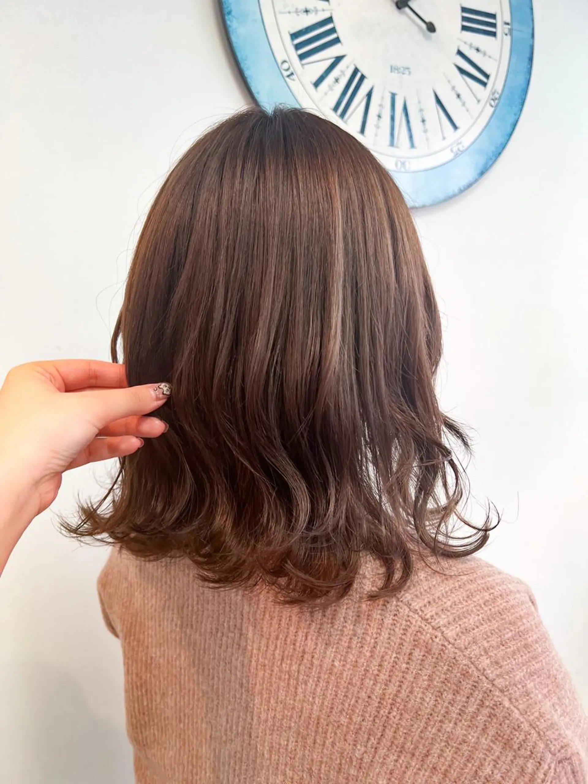 セミロング カラー 🎀野崎 美玖𝜗𝜚˚⋆のヘアスタイル