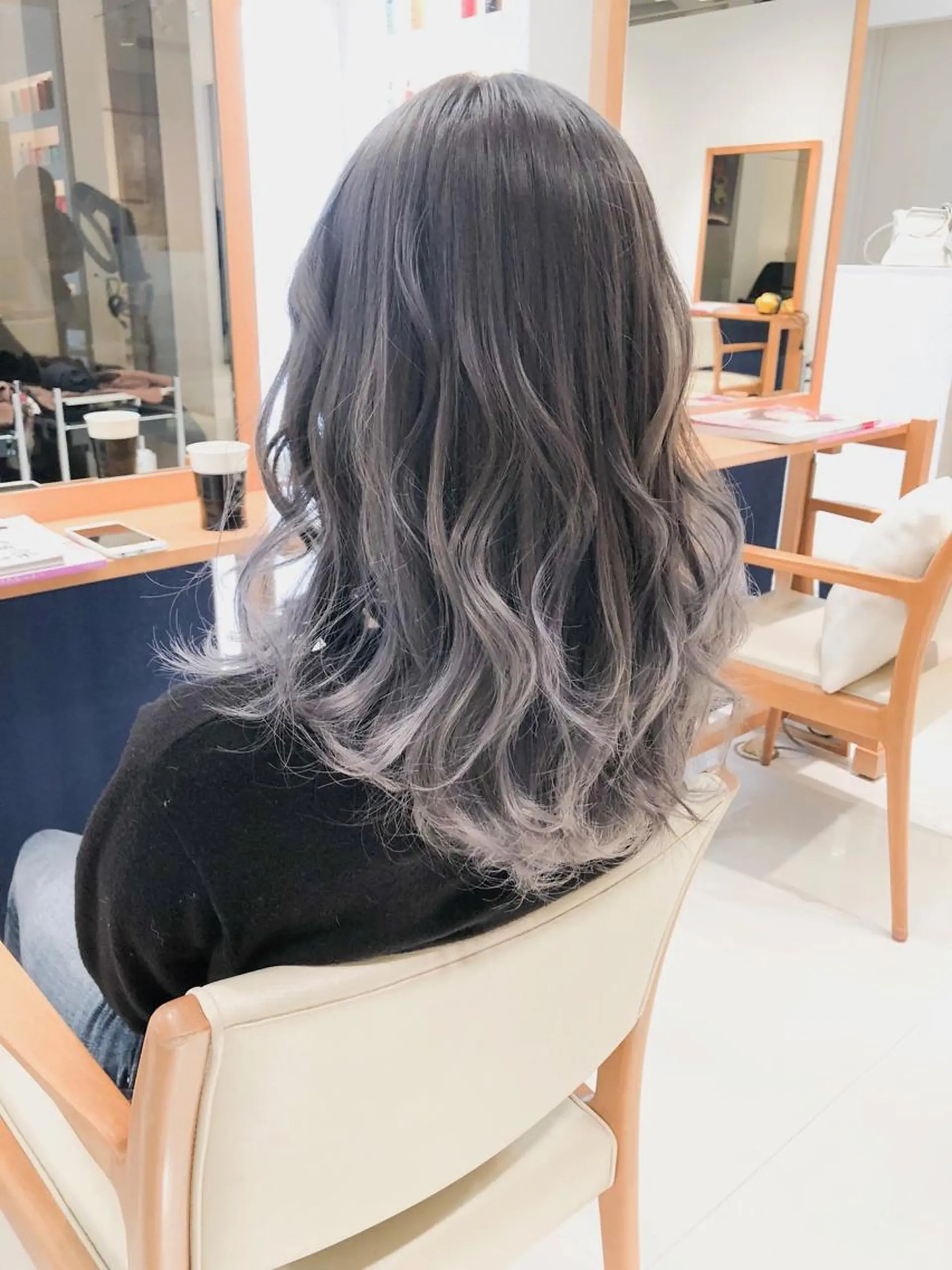 セミロング カラー グラデーションカラー グレージュ Days 透明感カラーのヘアスタイル