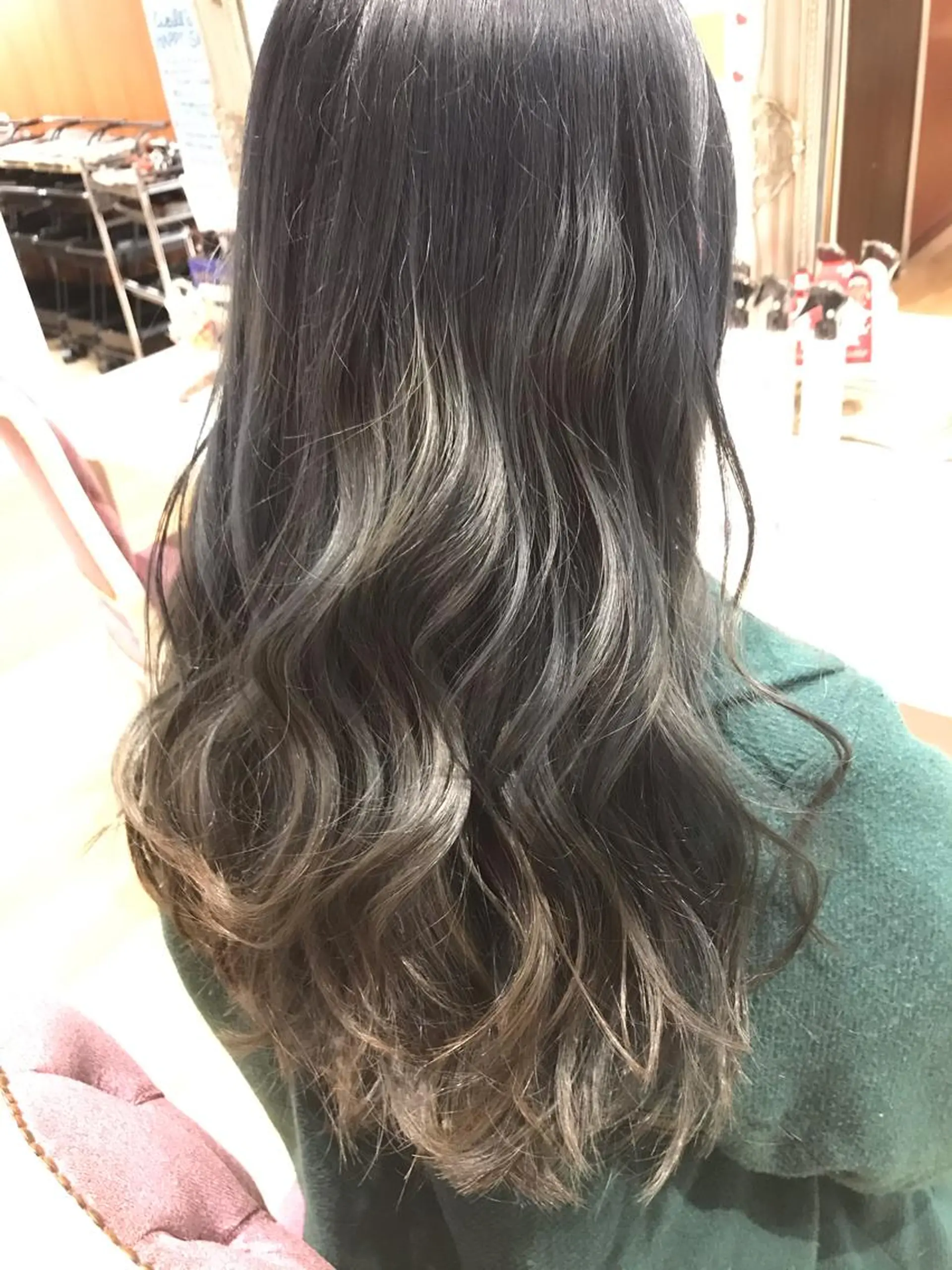 ロング カラー 山本 咲貴のヘアスタイル