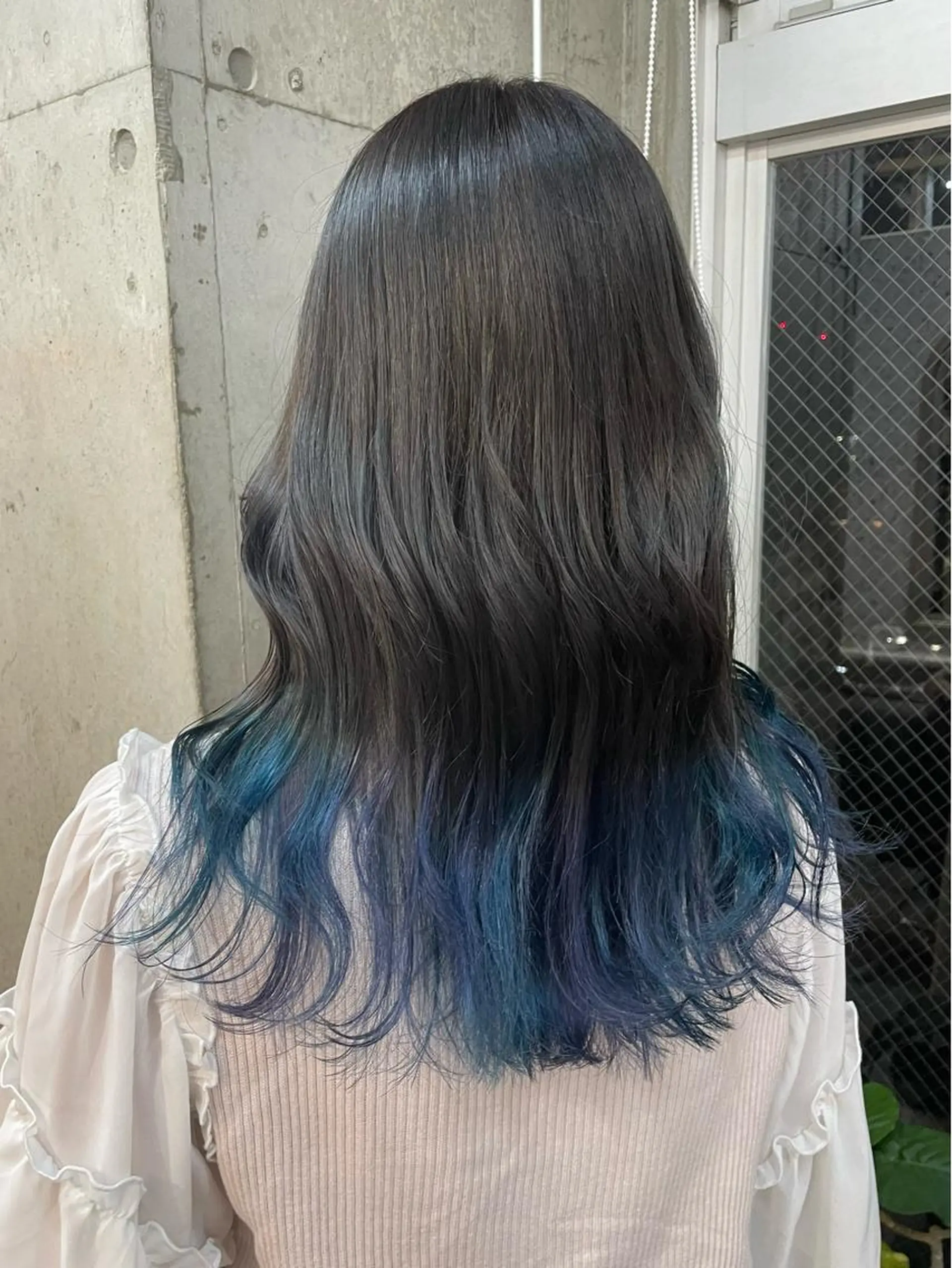 セミロング カラー ブルーカラー lani hair salon所属・SHOTO ハイトー ン/デザインカラーのヘアスタイル