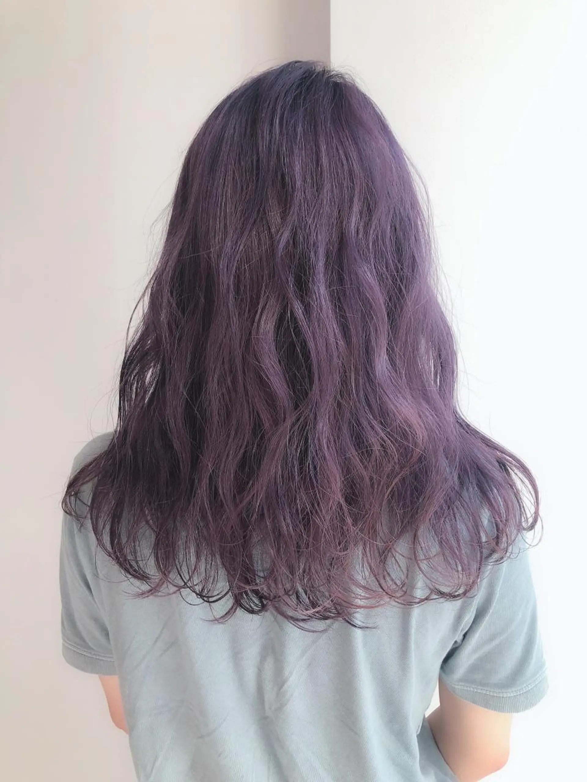 セミロング パープルカラー コトネ🫧 韓国風レイヤーカットのヘアスタイル