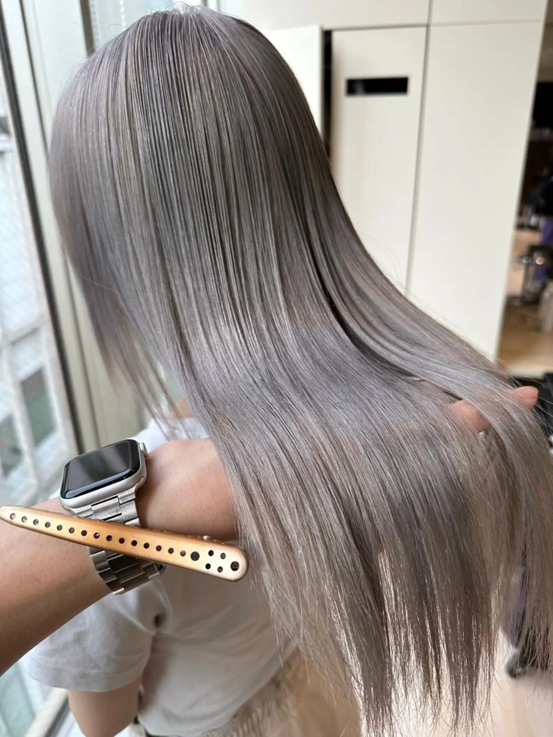 ロング カラー 黒髪 透明感カラー くびれヘア 顔まわりレイヤー 顔周りカット 【1日2名様限定】 AFLOAT白川雄副のヘアスタイル