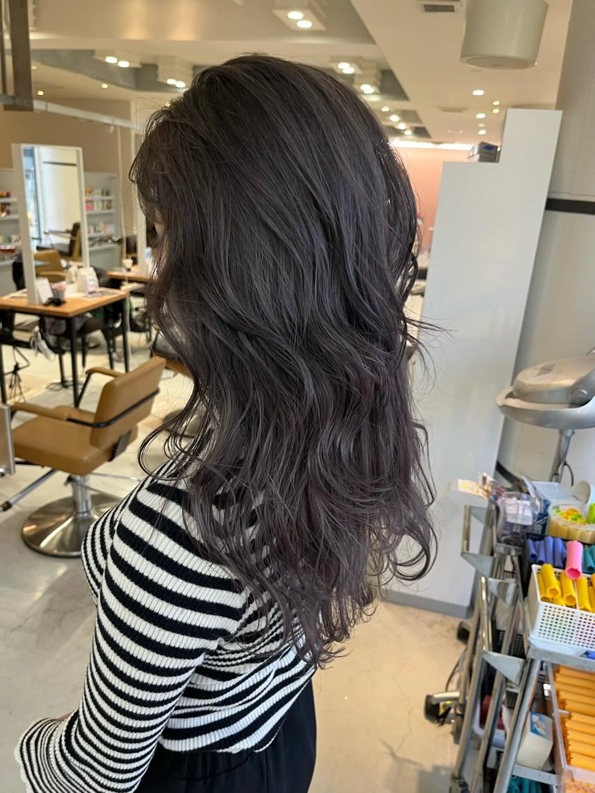 ロング カラー ブリーチ グレージュ ハイトーンカラー シルバー ヘアカラー トリートメント nameless髪質 改善ブリーチ心斎橋のヘアスタイル