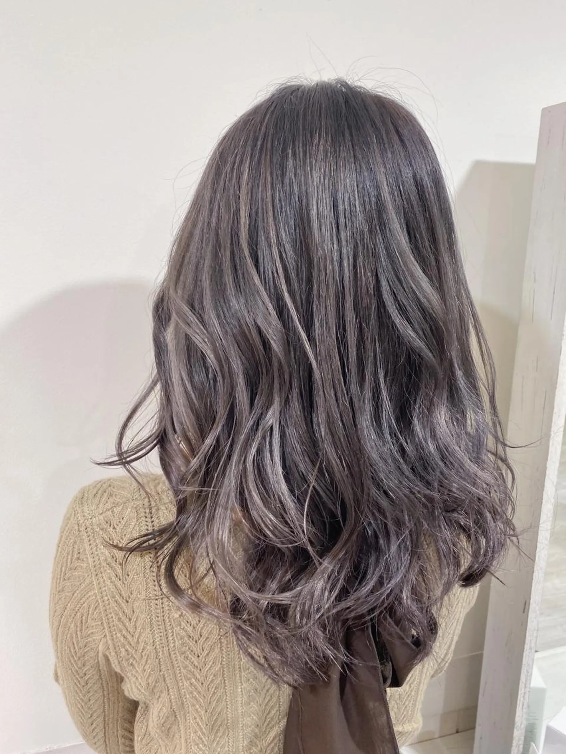 セミロング カラー アッシュ ベージュカラー Eimi エイミのヘアスタイル