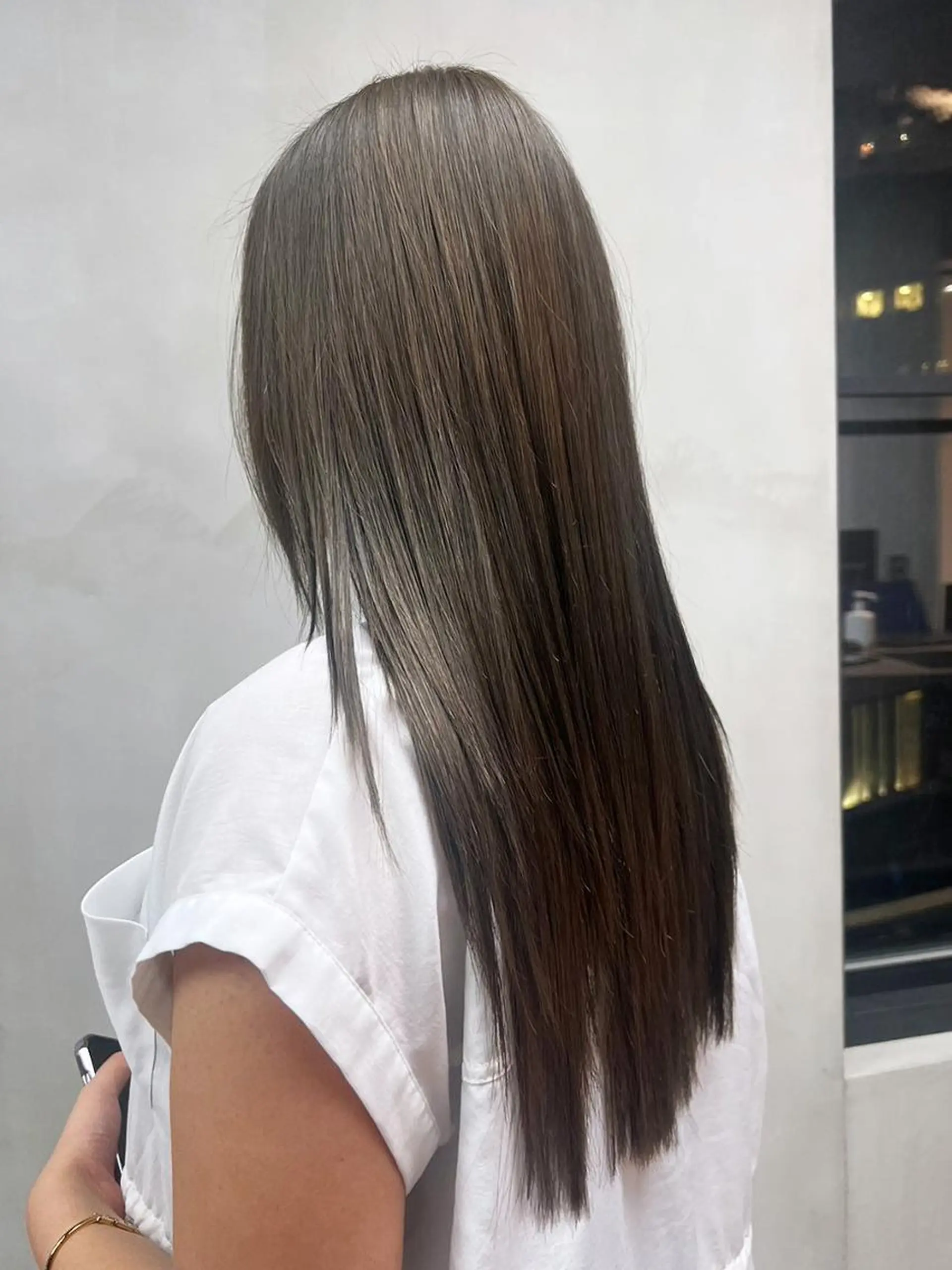 セミロング カラー ダークグレー カット ヘアカラー トリートメント ITbyALBUM 藤沢店のヘアスタイル