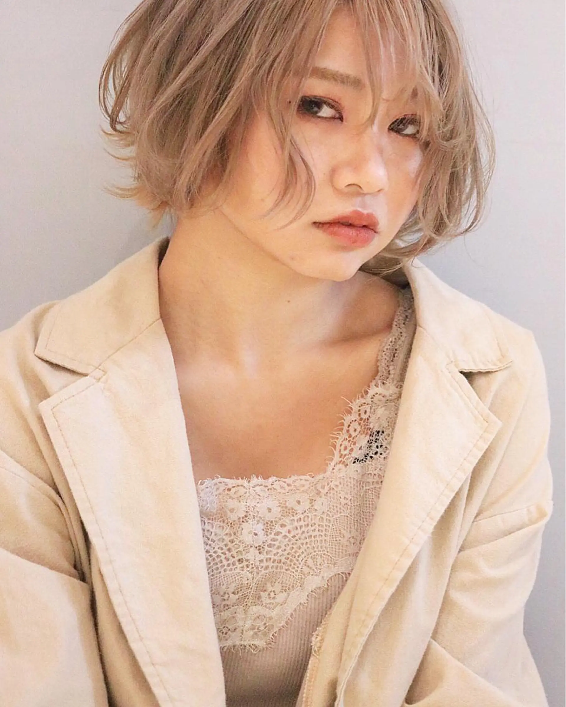 ショート カラー ケアブリーチ/ エクステ/レイヤーのヘアスタイル