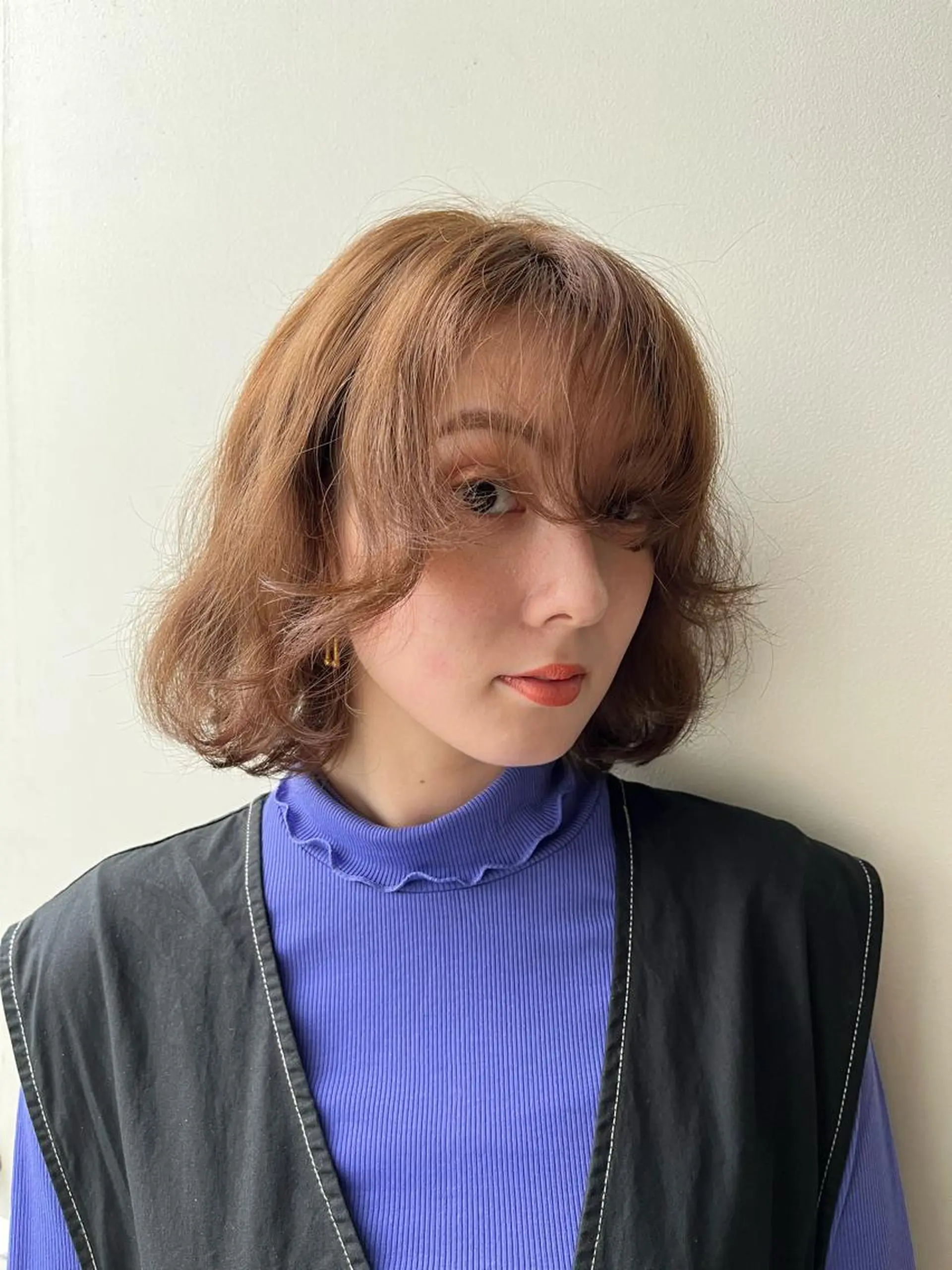 ショート カラー ヘアアレンジ 切りっぱなしボブ ベージュカラー ボブ 顔まわりレイヤー レイヤーカット カット ヘアカラー トリートメント サソウ ユリエ🥥のヘアスタイル