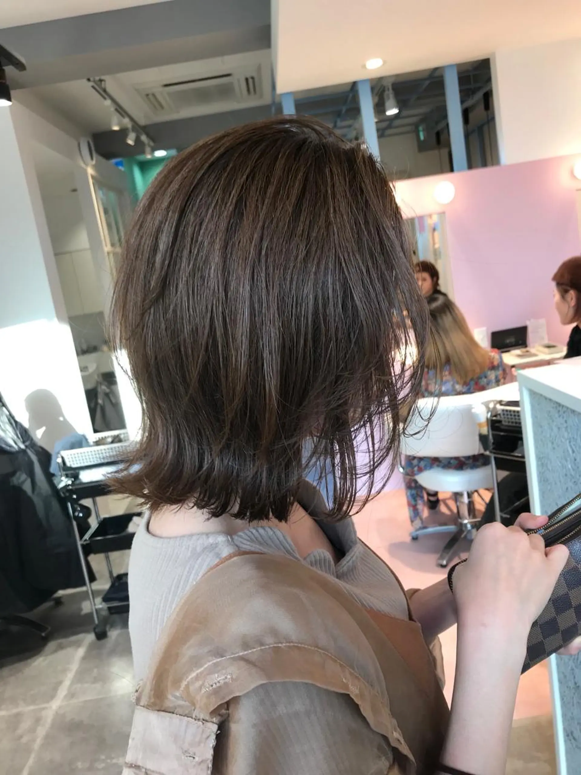 ミディアム カット ヘアカラー トリートメント 所渉/韓国レイヤー /ウルフカットのヘアスタイル