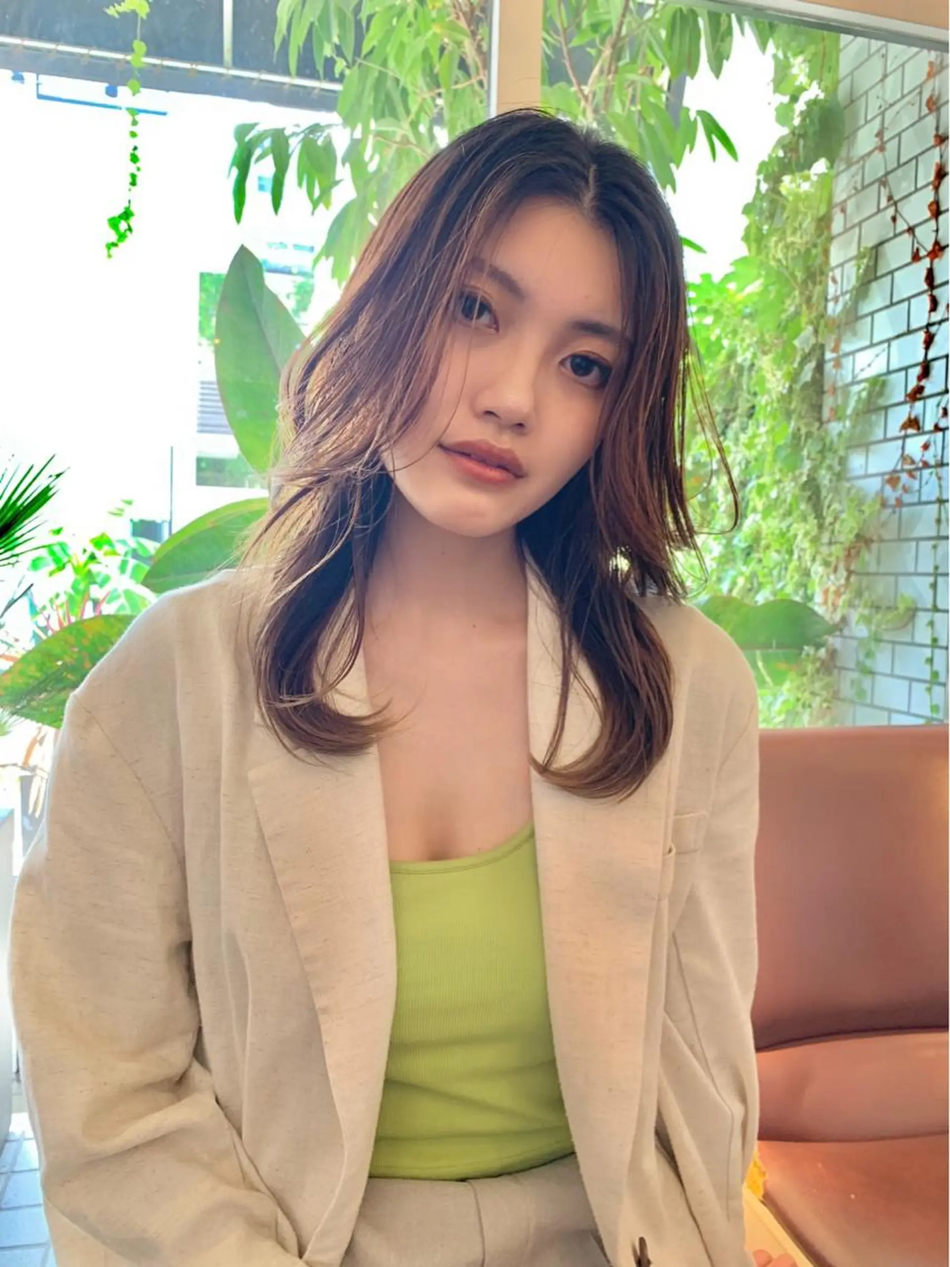 セミロング カラー くびれヘア 韓国風ヘア レイヤーカット カット ヘアカラー トリートメント ヘッドスパ ヘアセット 柔らかブラウン/顔周 りレイヤー♡ユウシのヘアスタイル