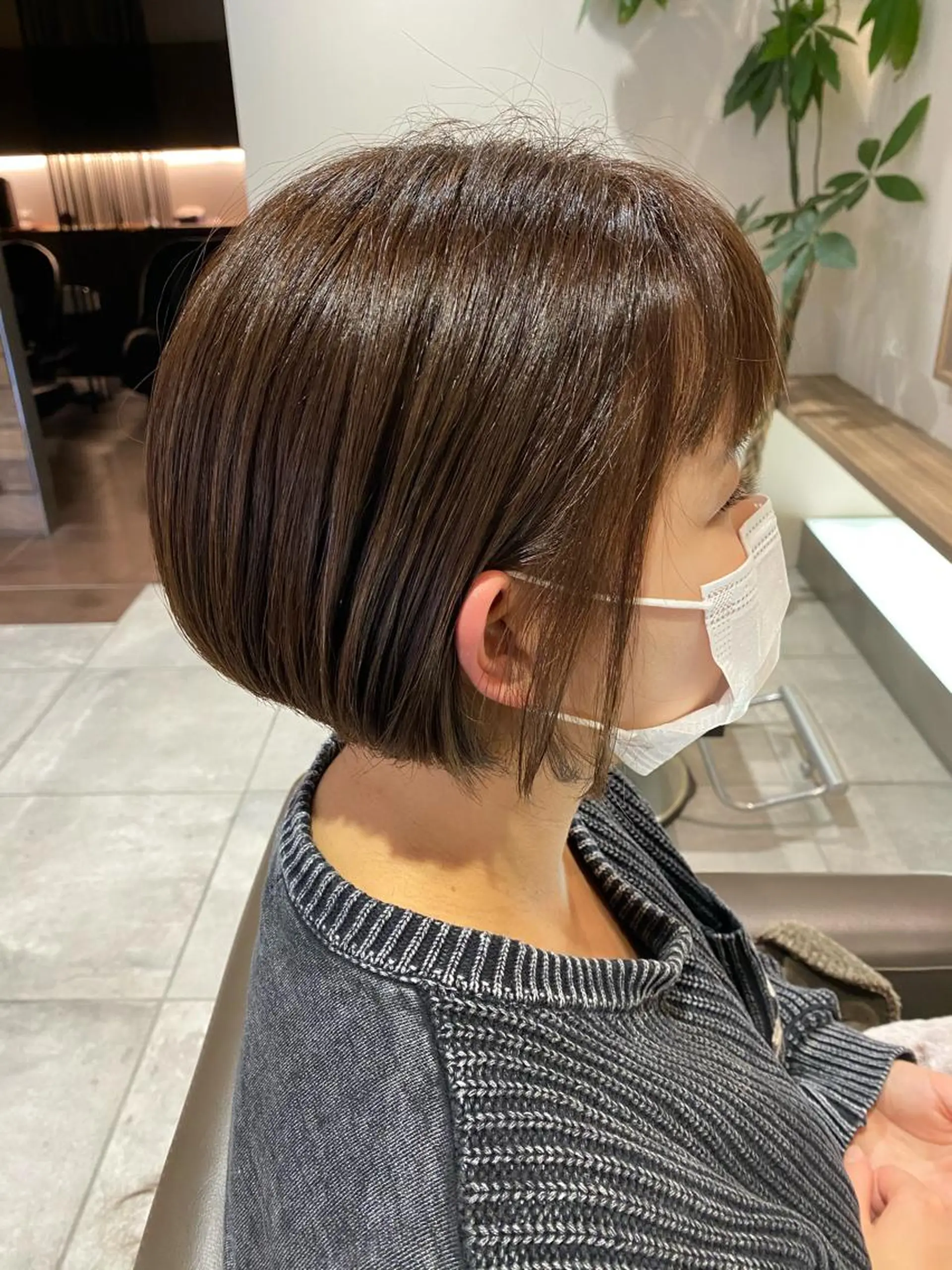 ショート カラー ブラウンカラー チョコレートブラウン ボブ 川越 輝梨奈のヘアスタイル