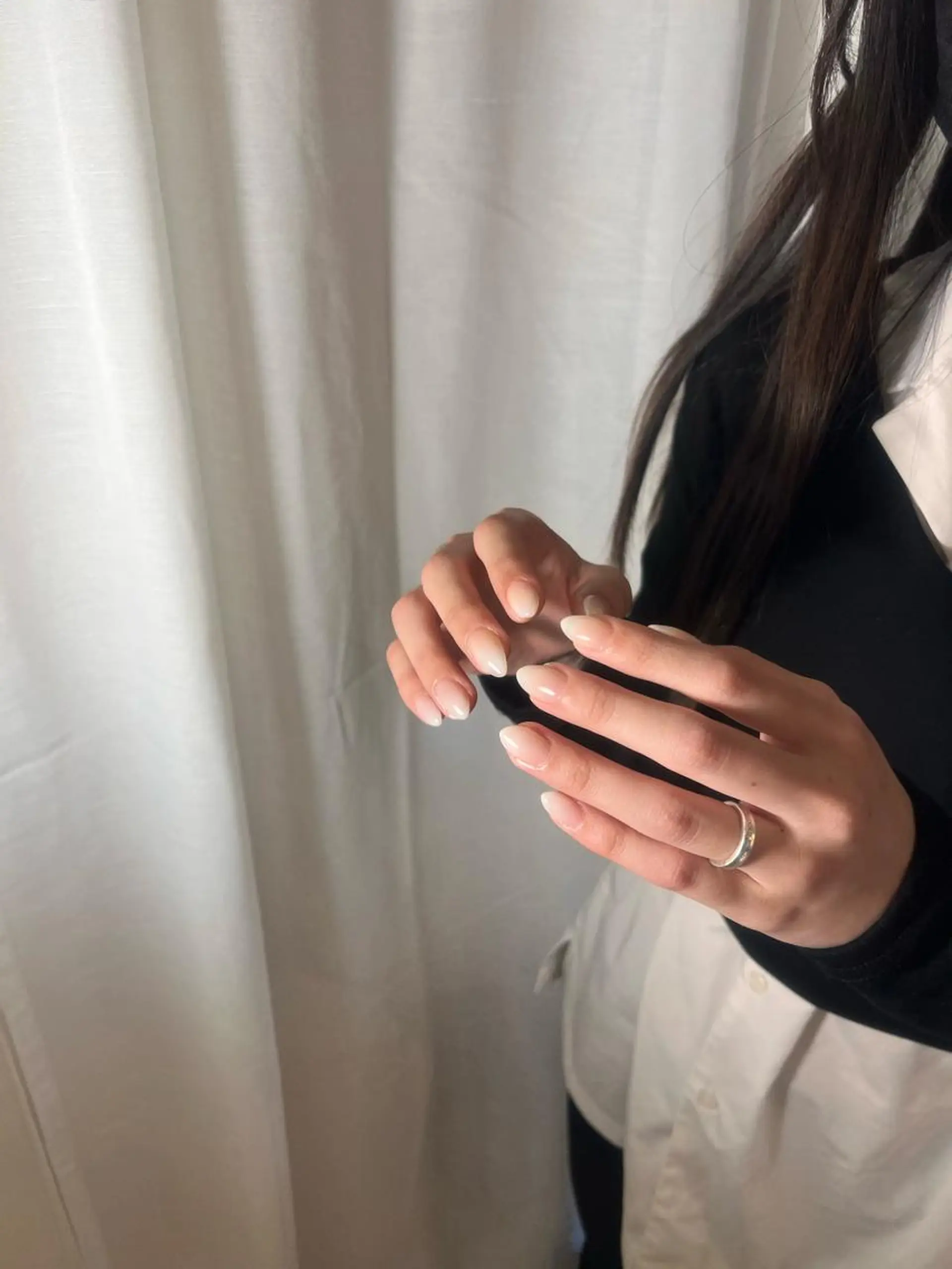 ミディアム ネイル ハンドネイル each所属・𝐞𝐚𝐜𝐡 nanami🩰のネイルデザイン