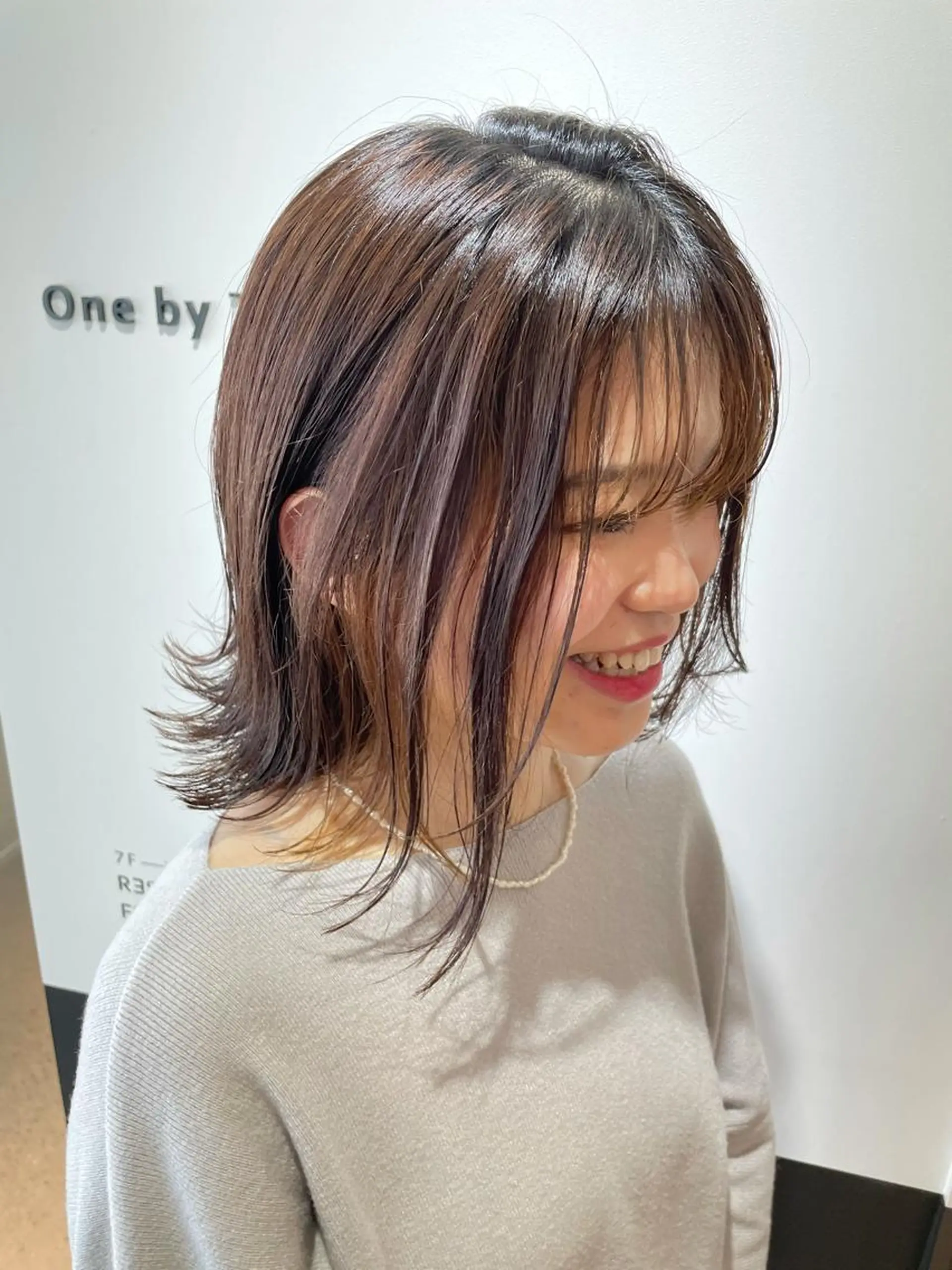 ミディアム シースルーバング 外ハネヘア カット ヘアカラー 片山美穂 心斎橋・北堀江のヘアスタイル