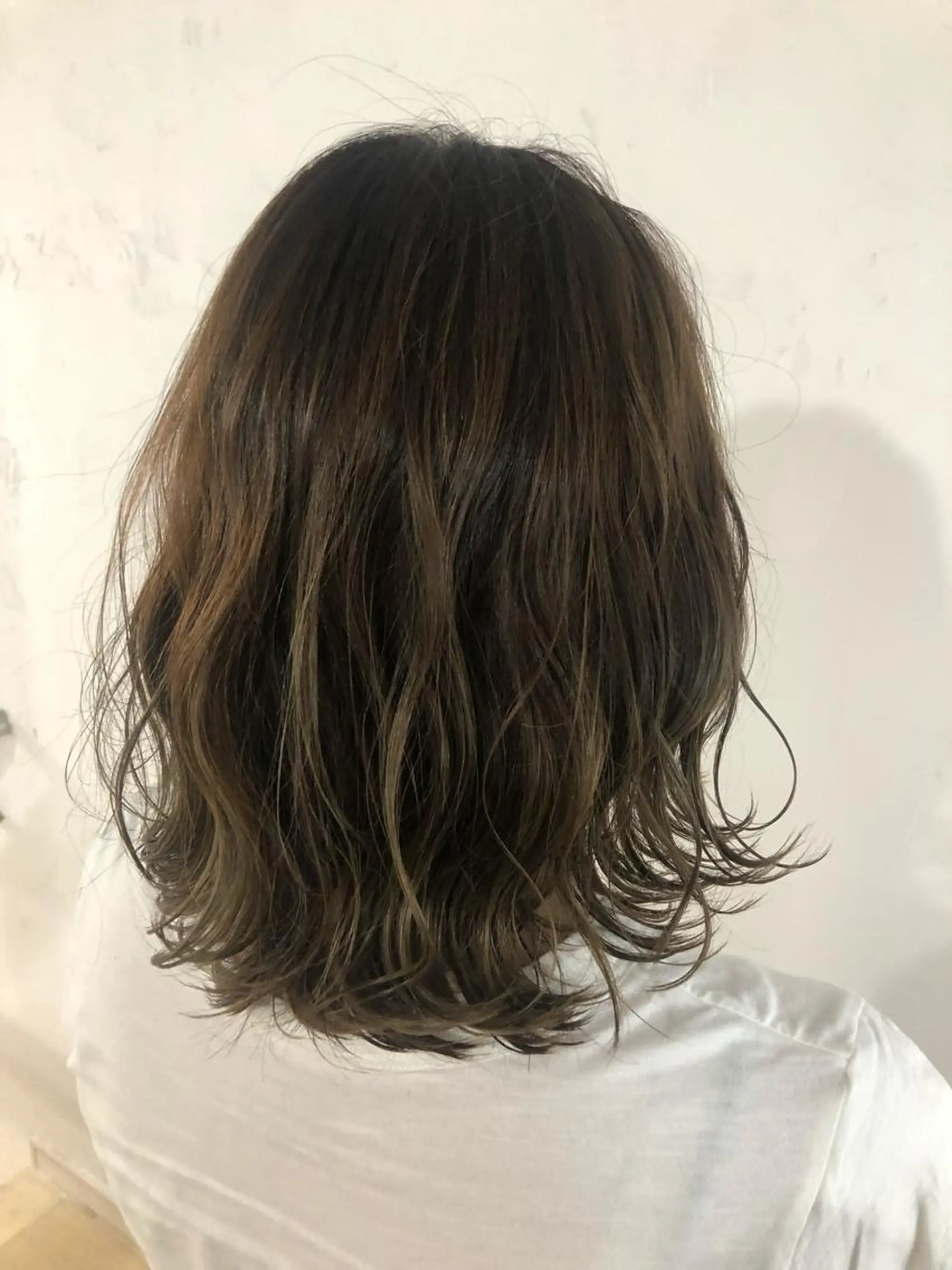 ミディアム カラー 丸山 史香のヘアスタイル