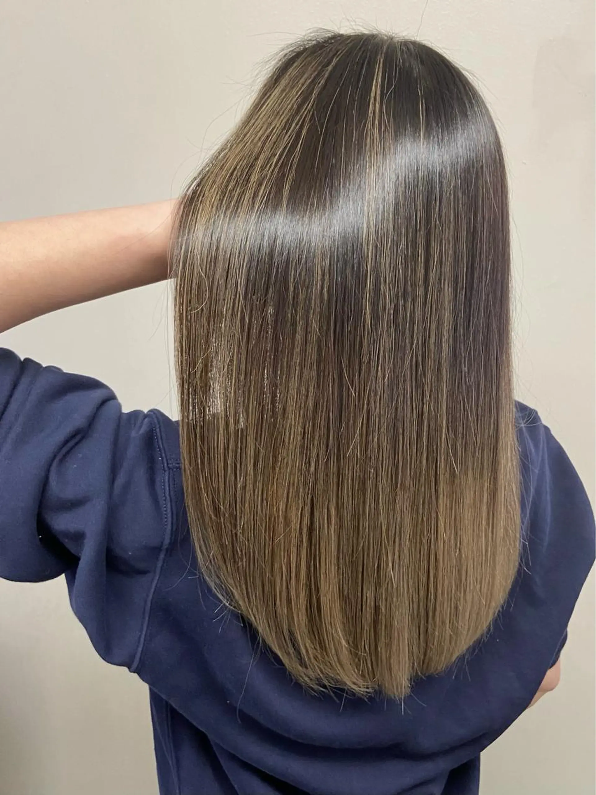 セミロング ハイライト ヘアカラー emanon横浜所属・褒められヘアー ERI✨のヘアスタイル