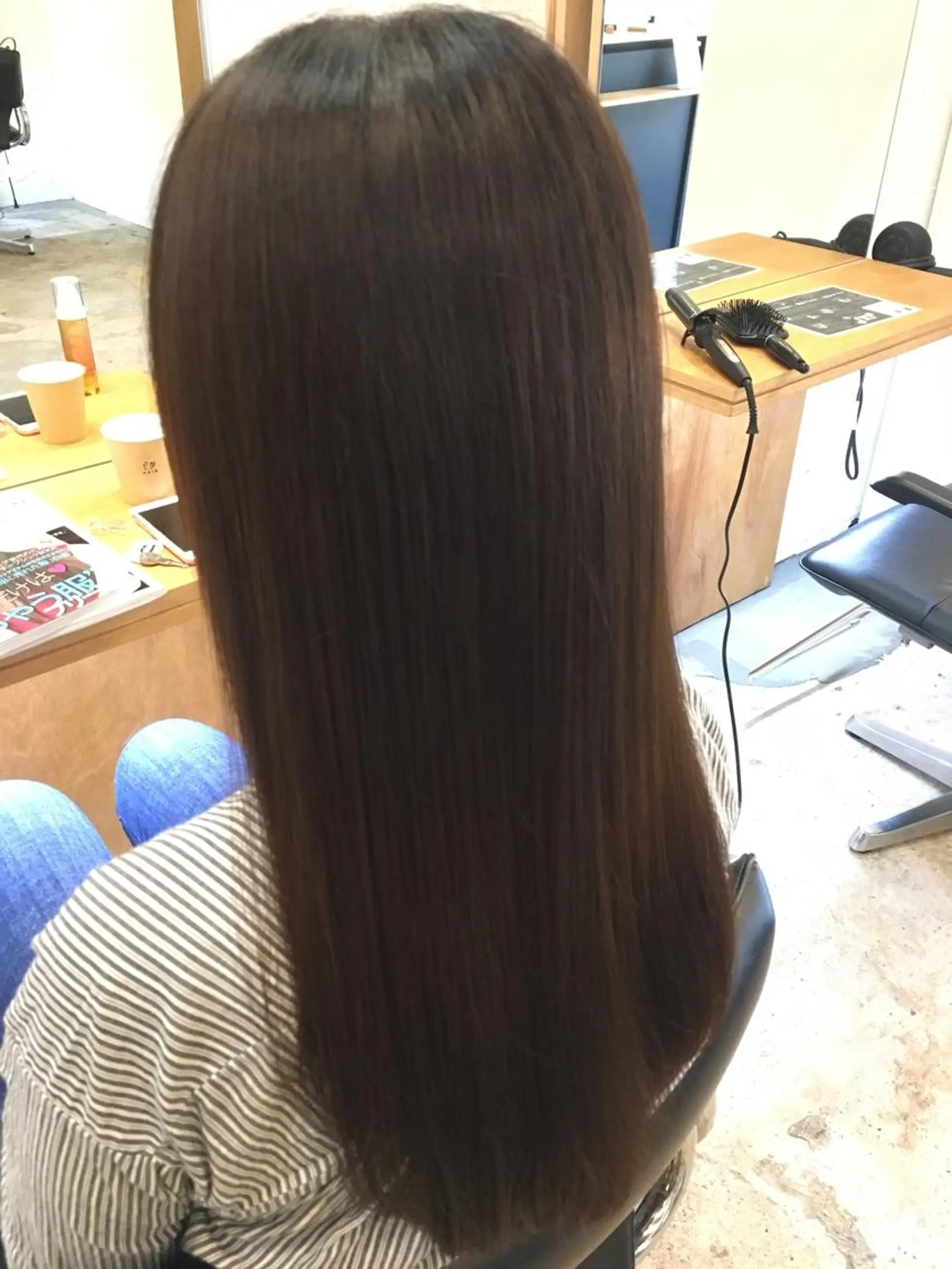 セミロング カラー 髪質改善 トリートメント メンズ眉毛ITSUK Iメンズ専門　新宿の眉毛・アイブロウイメージ