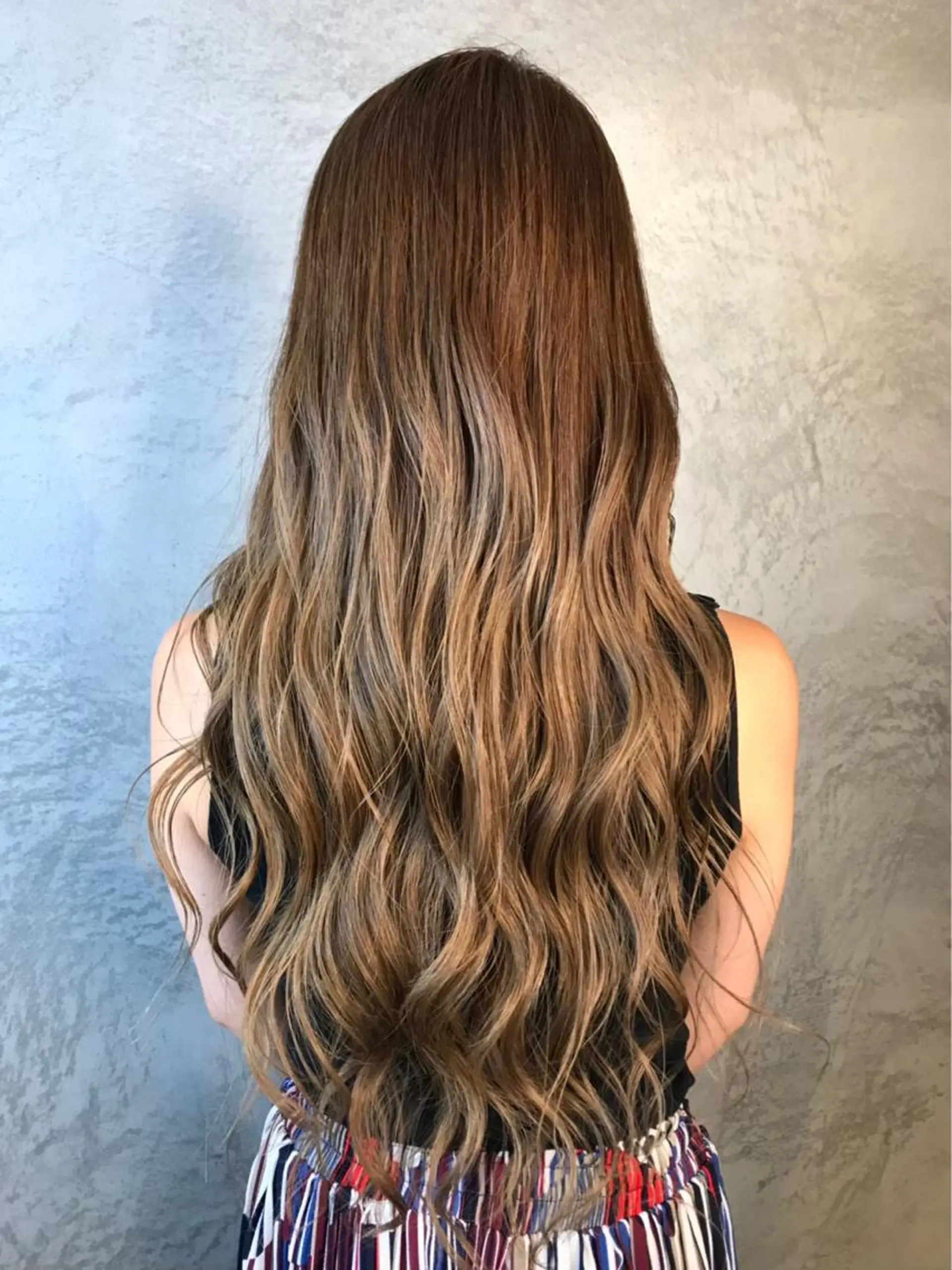 ロング ヤマモト ミナミのヘアスタイル