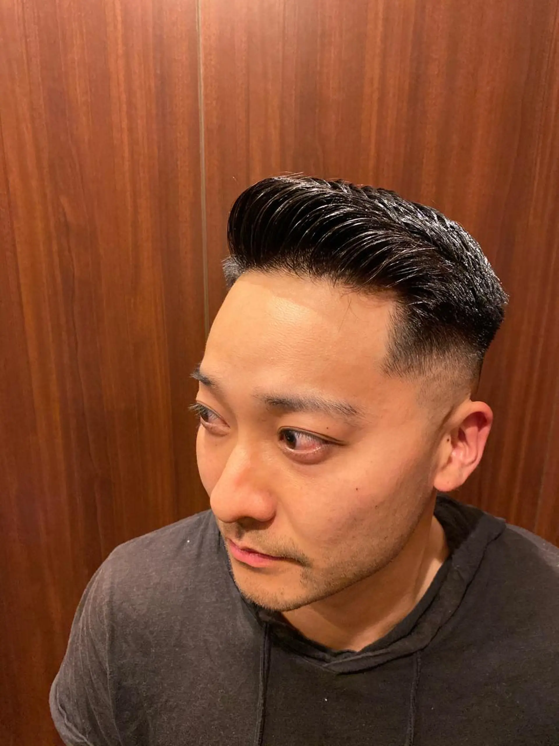 ショート パーマ メンズ フェードカット ヒロ銀座プレミアムバーバー新宿店所属・星 スズカのヘアスタイル