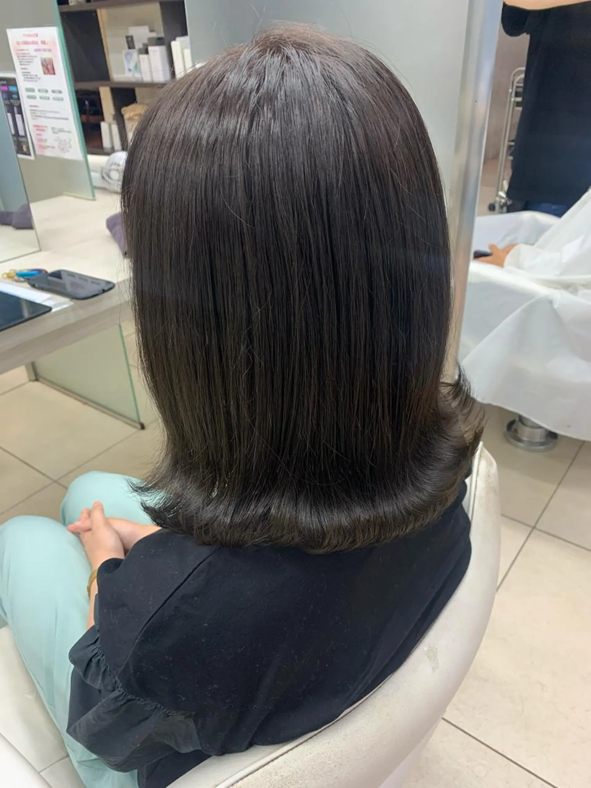 ミディアム カラー アッシュ ベージュカラー 透明感カラー ヘアカラー ✂︎✂︎レディースの メンズカット屋さんのヘアスタイル